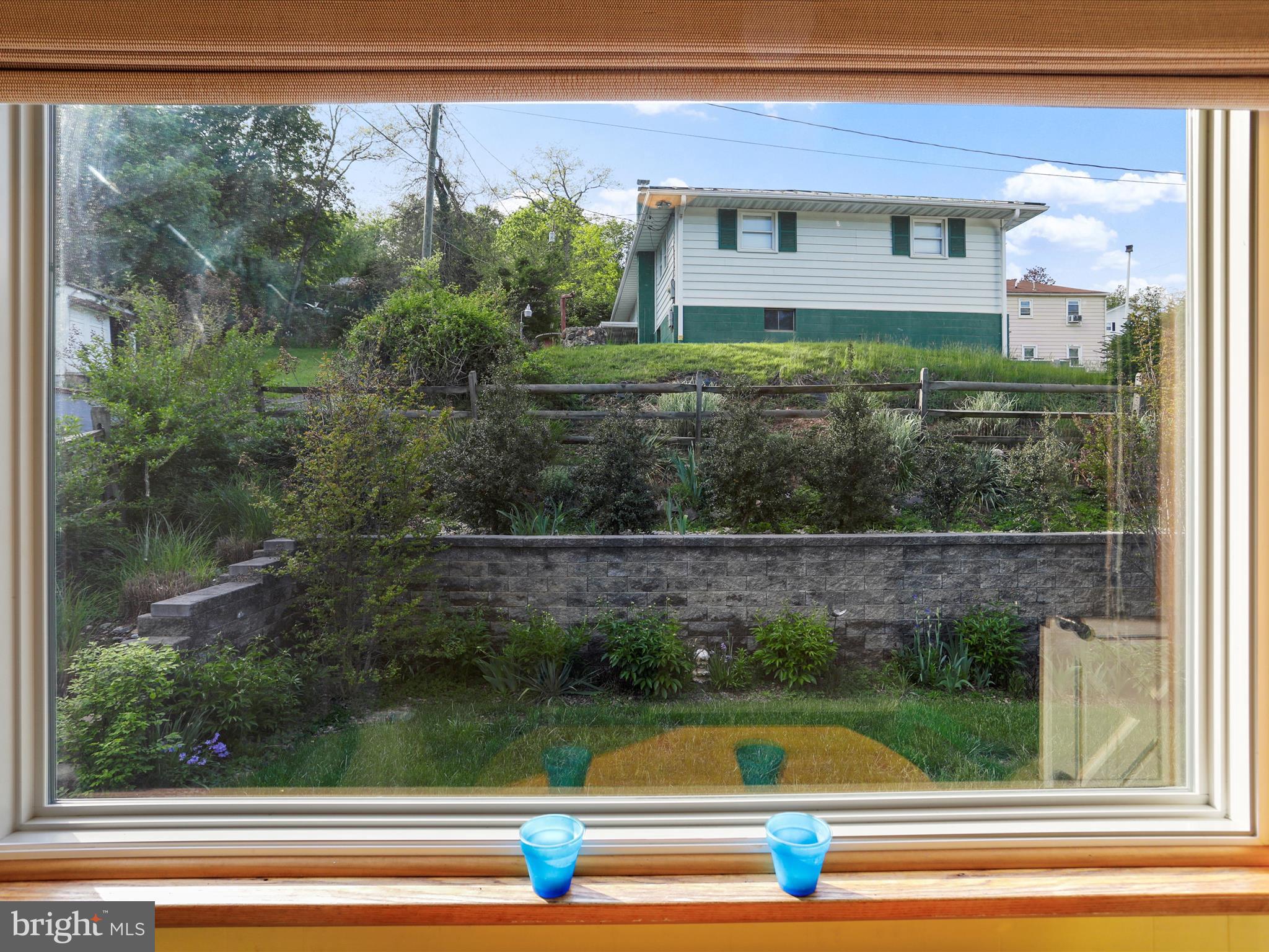 WEST SIDE - Residential