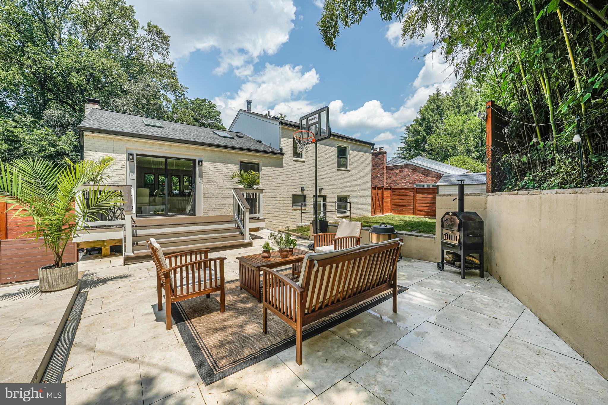 LORCOM GROVE - Residential