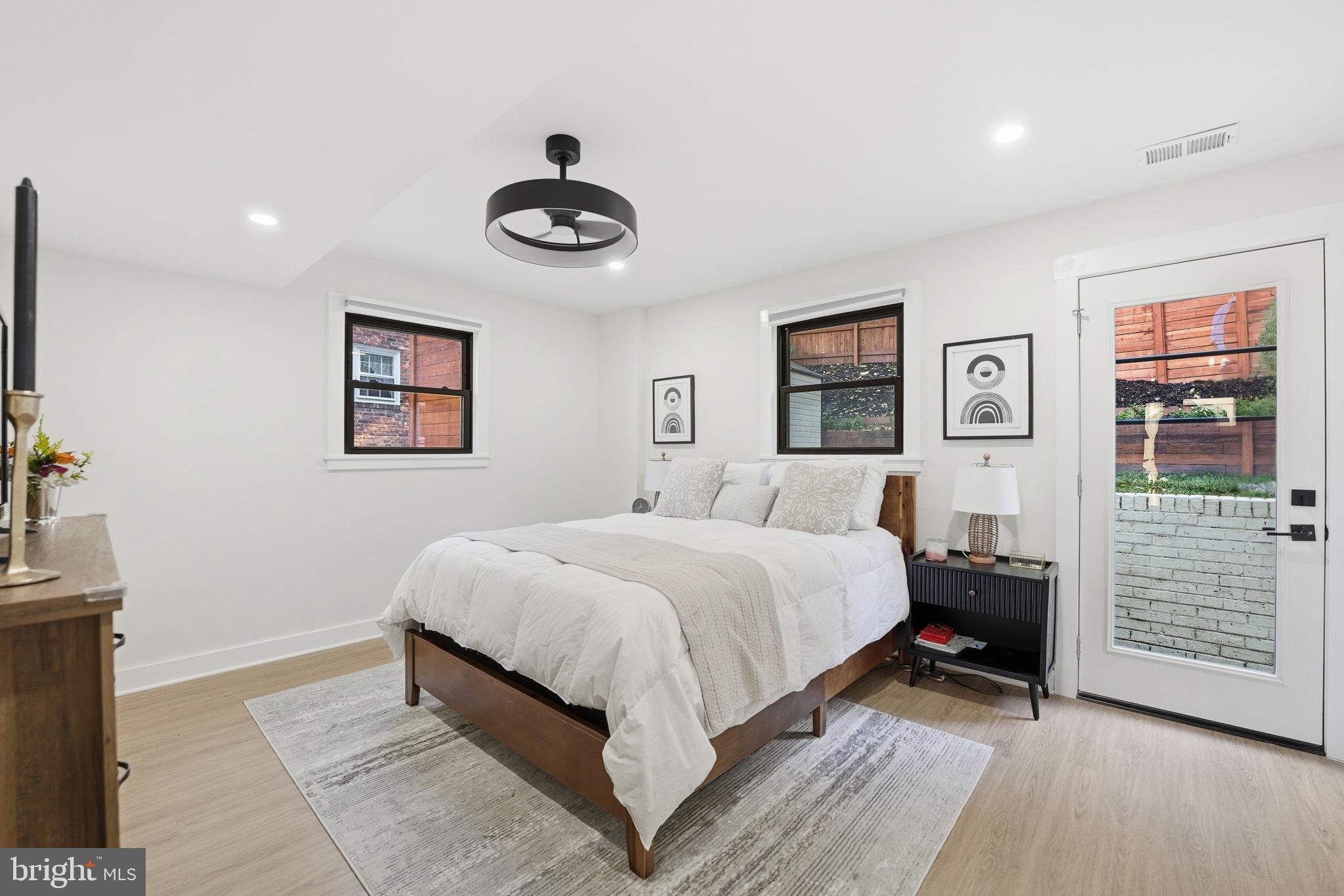 LORCOM GROVE - Residential