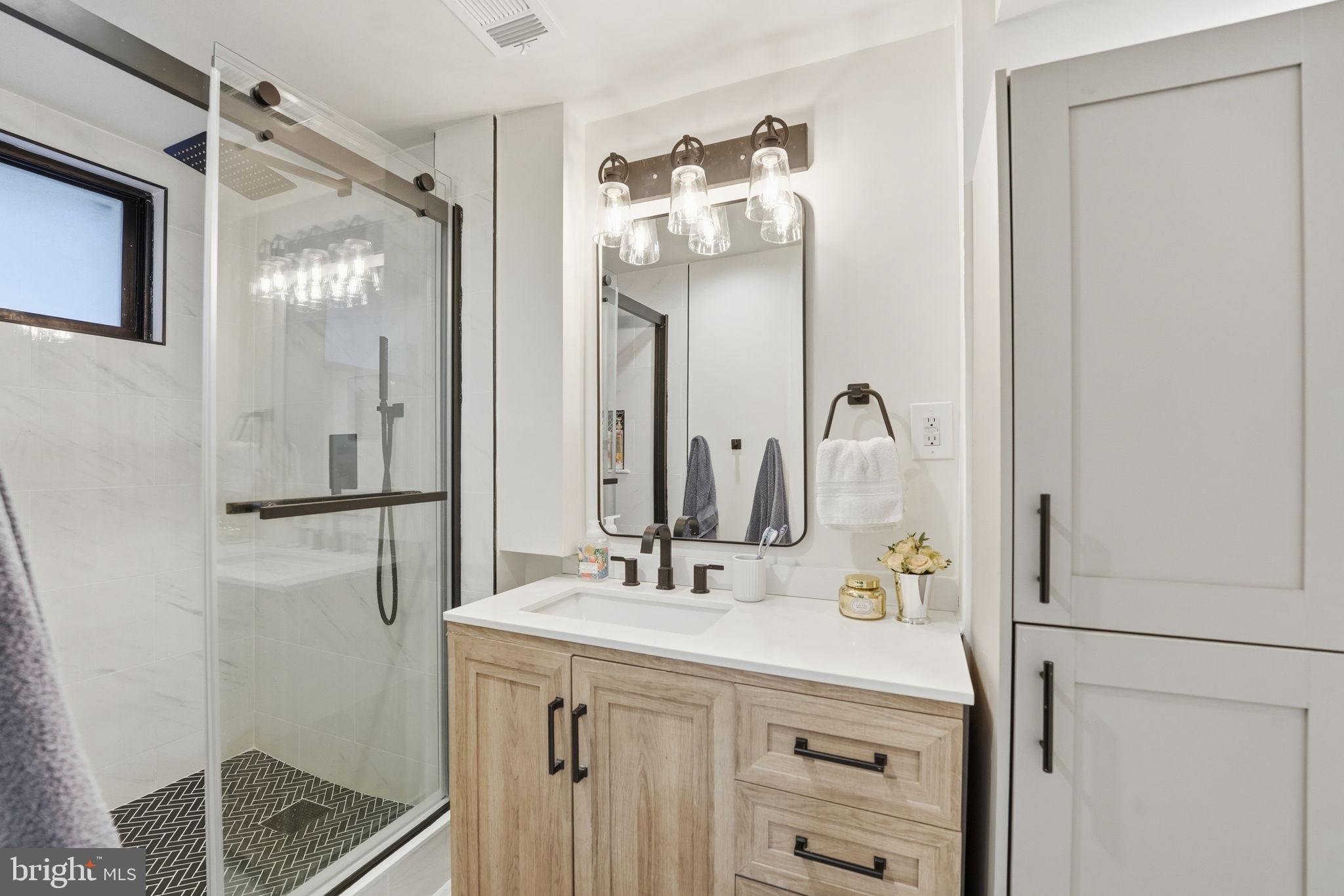 LORCOM GROVE - Residential