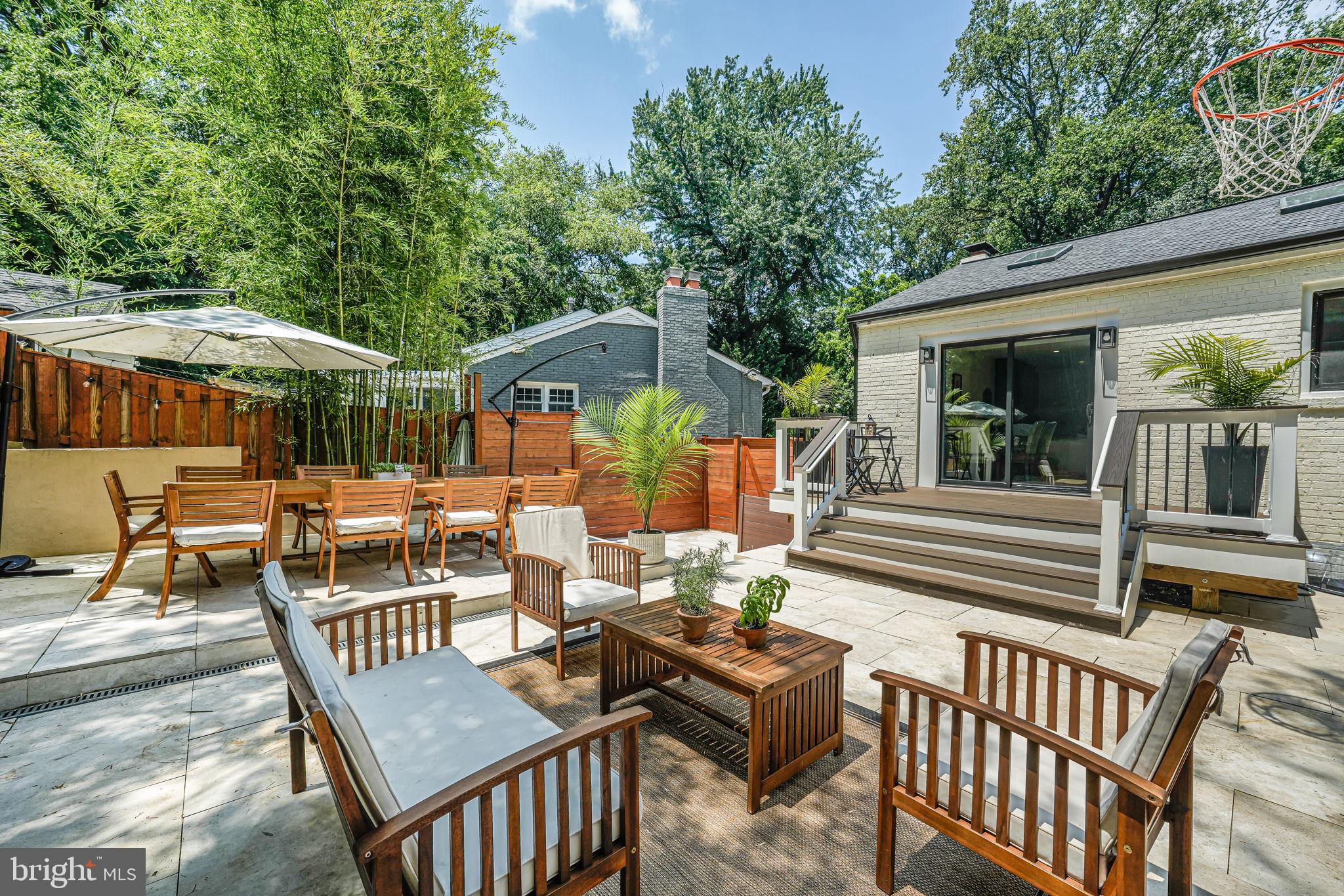 LORCOM GROVE - Residential