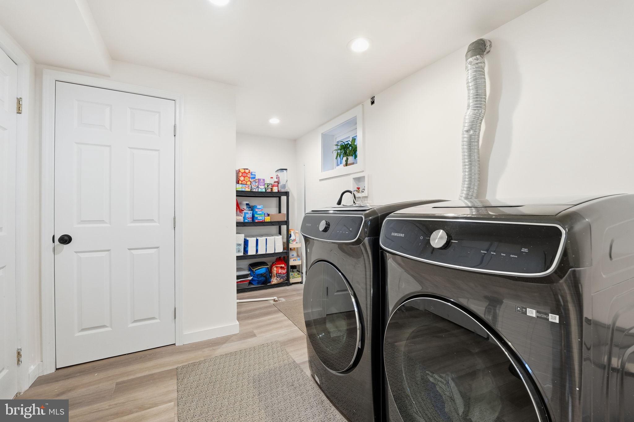 LORCOM GROVE - Residential