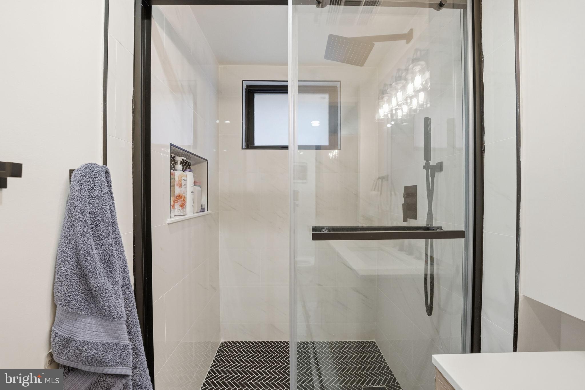 LORCOM GROVE - Residential