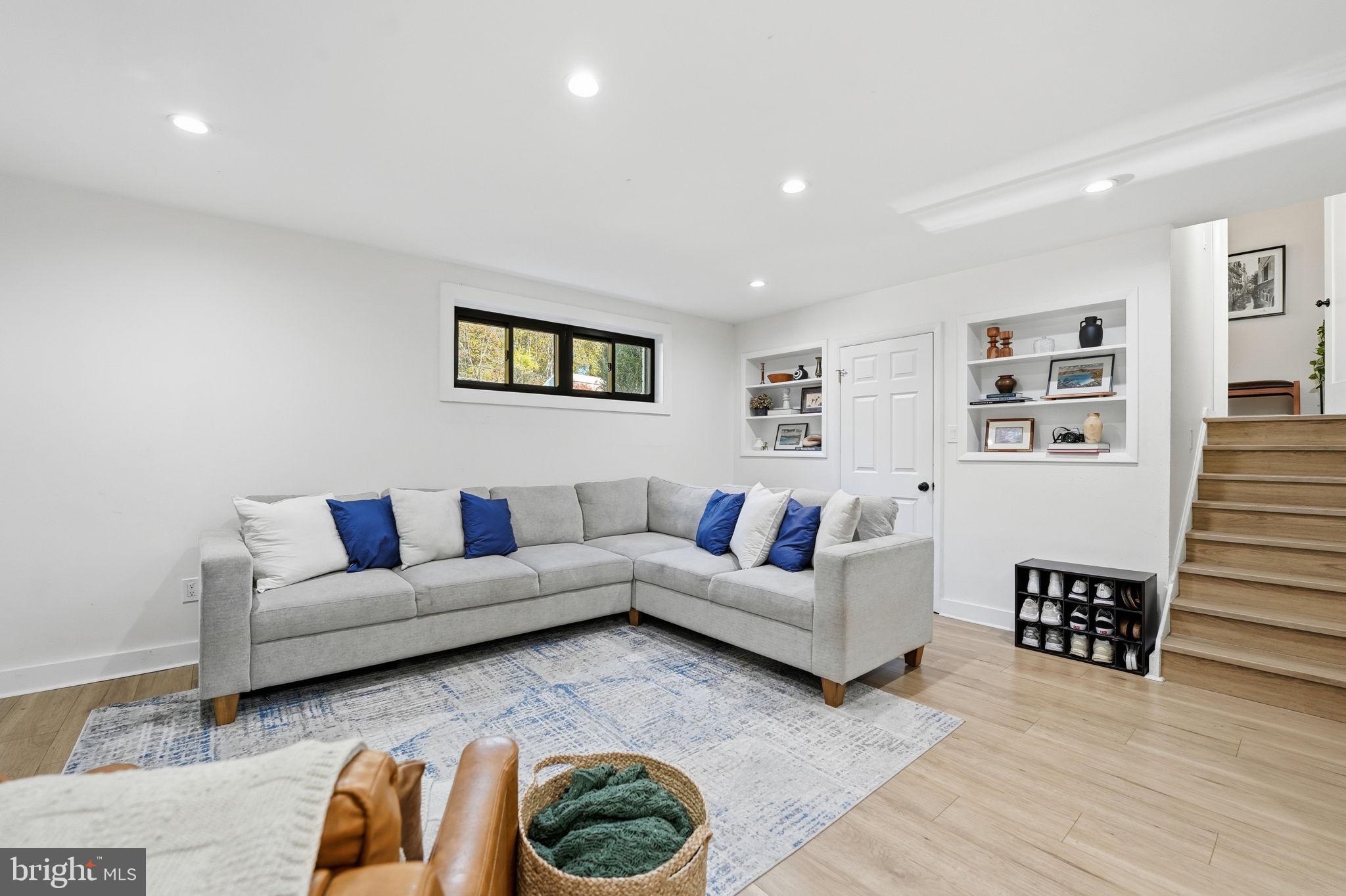 LORCOM GROVE - Residential