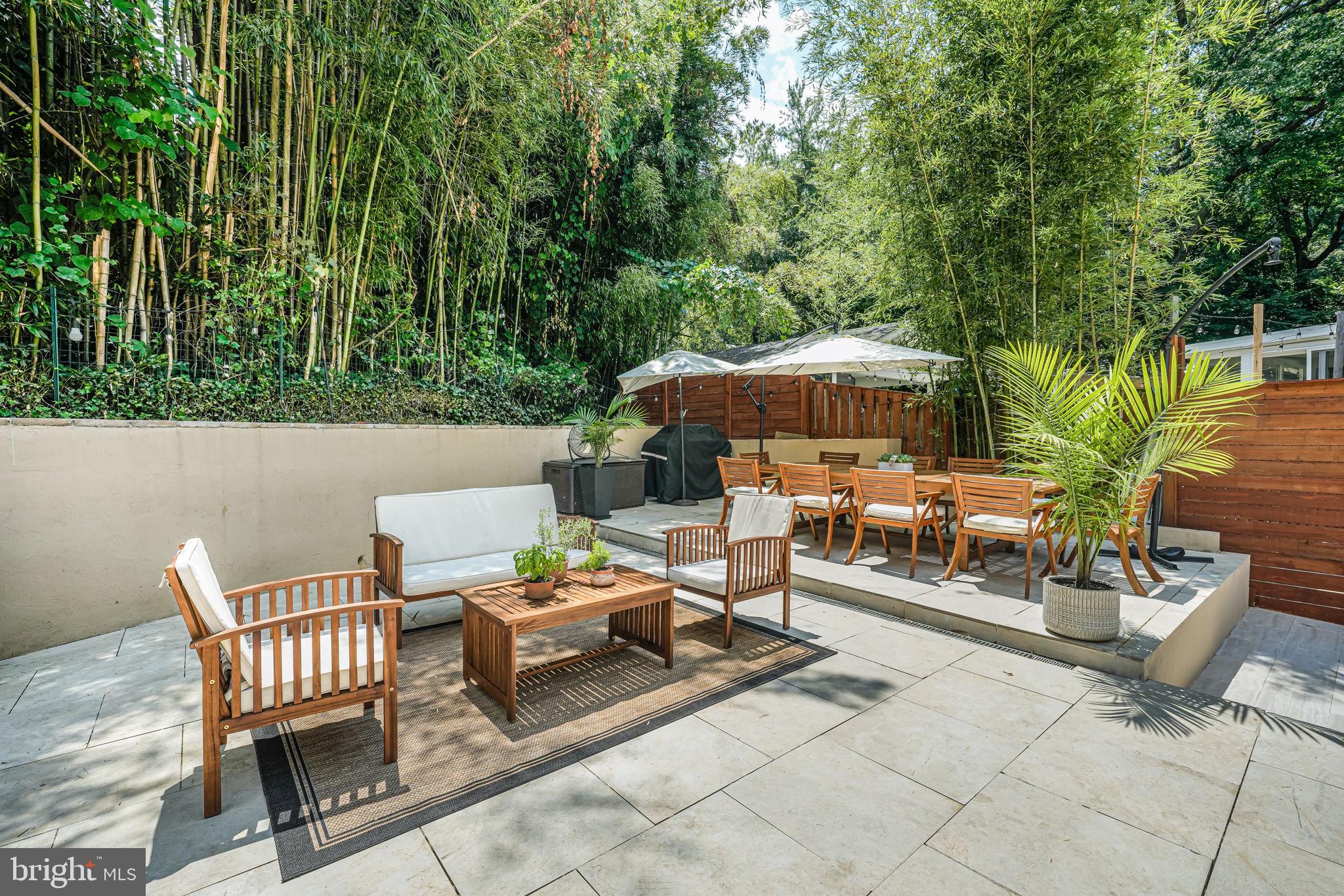 LORCOM GROVE - Residential