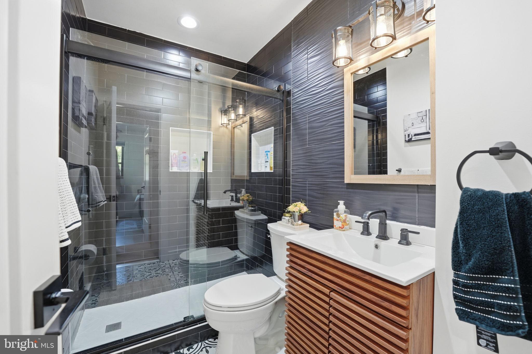 LORCOM GROVE - Residential