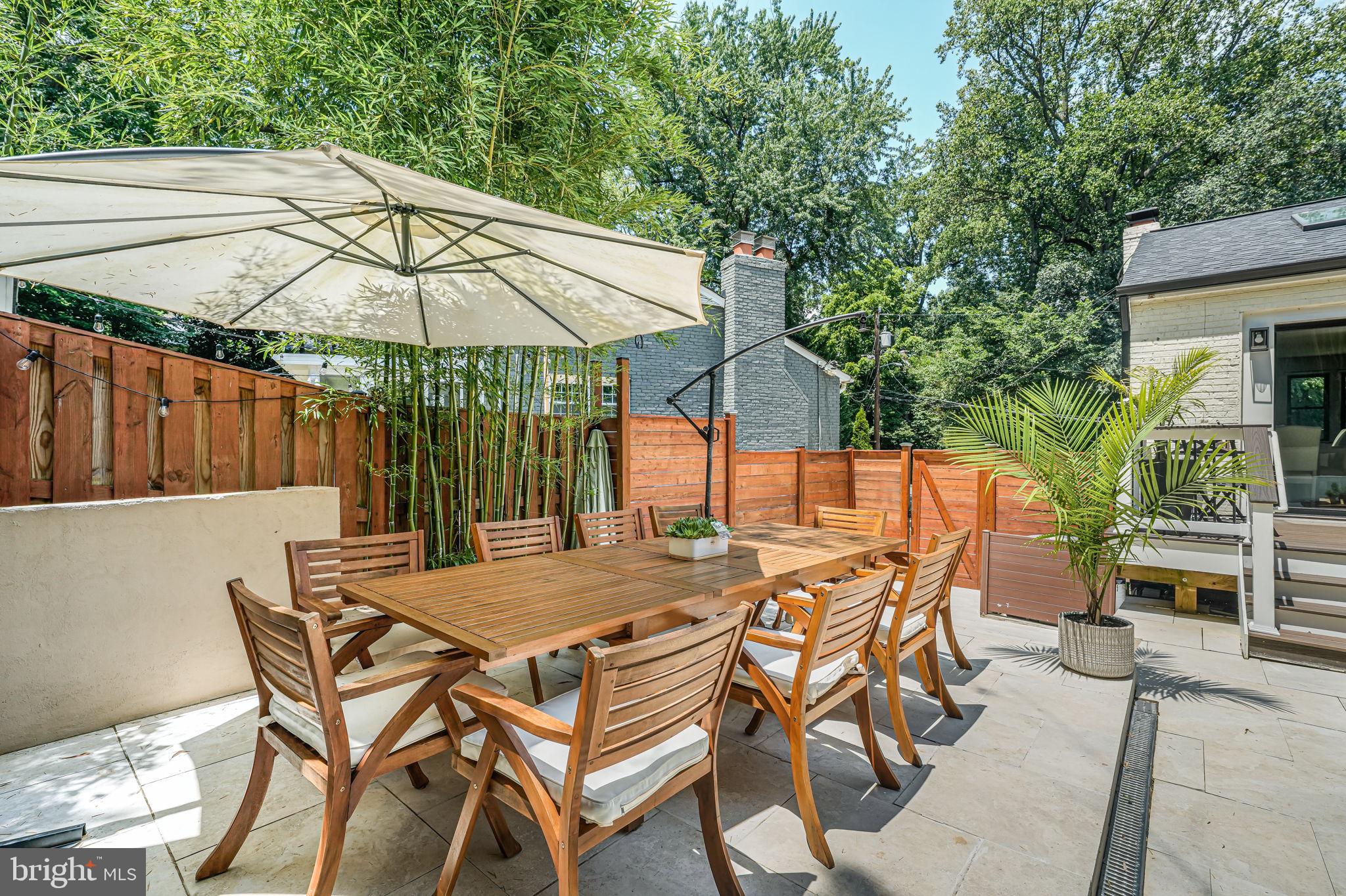 LORCOM GROVE - Residential