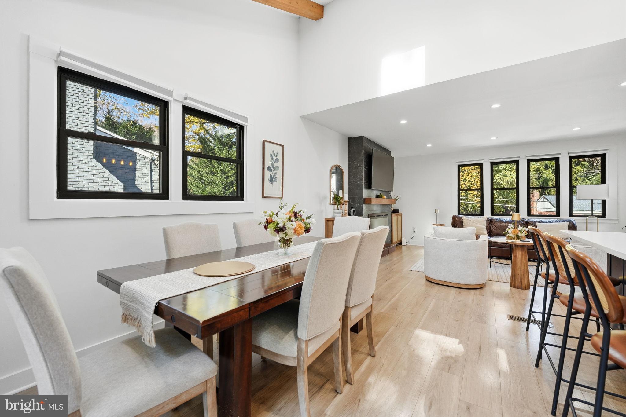 LORCOM GROVE - Residential