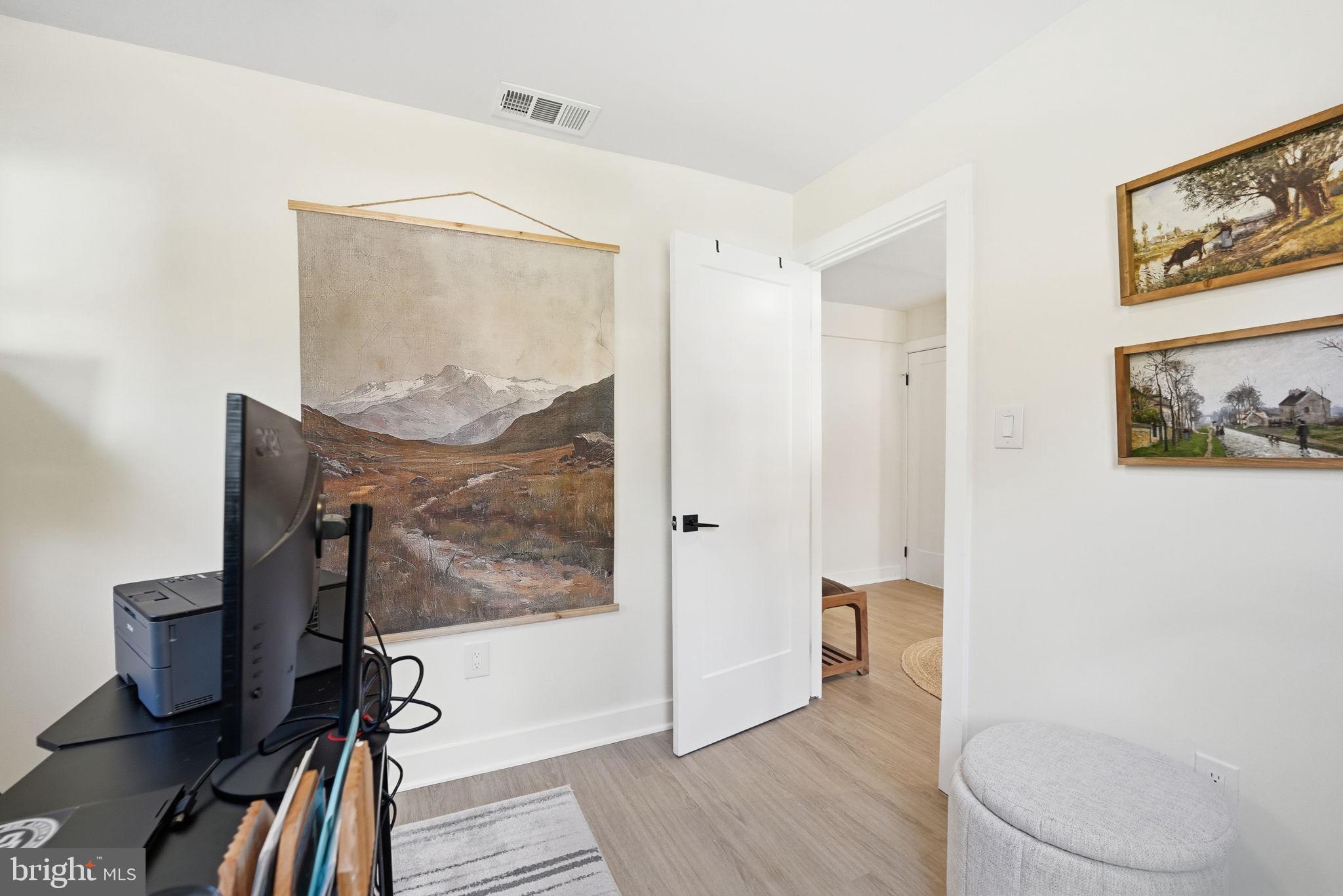 LORCOM GROVE - Residential