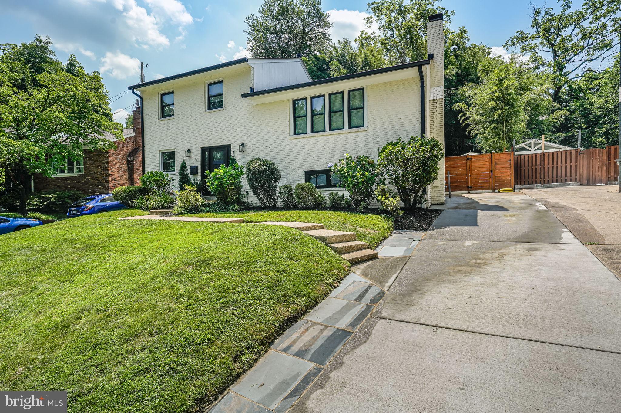 LORCOM GROVE - Residential