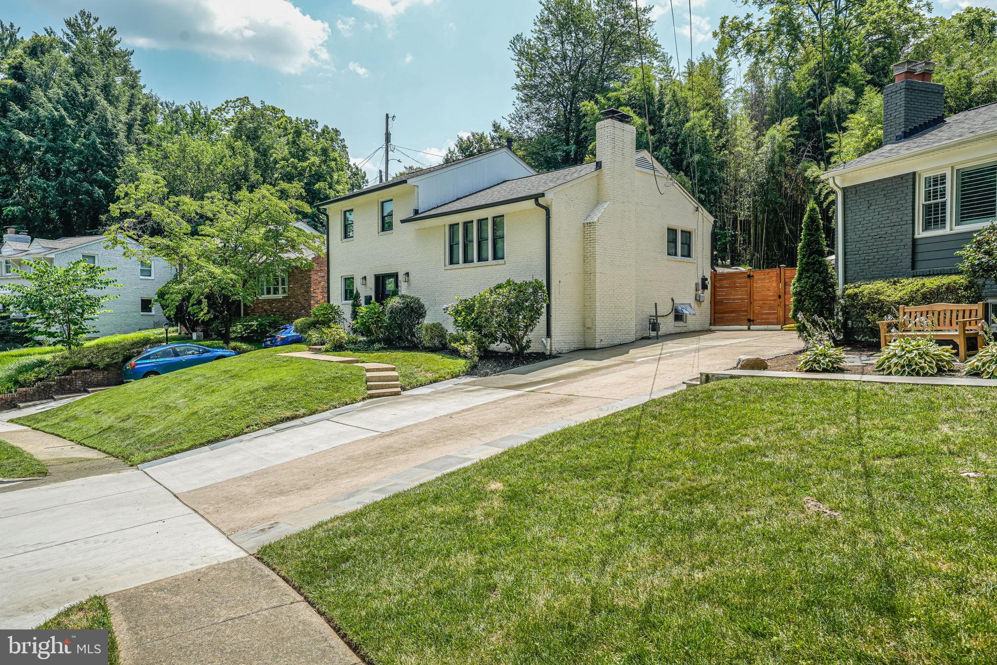 LORCOM GROVE - Residential