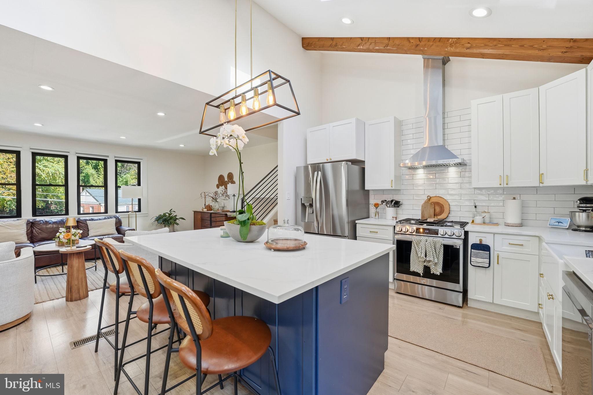 LORCOM GROVE - Residential