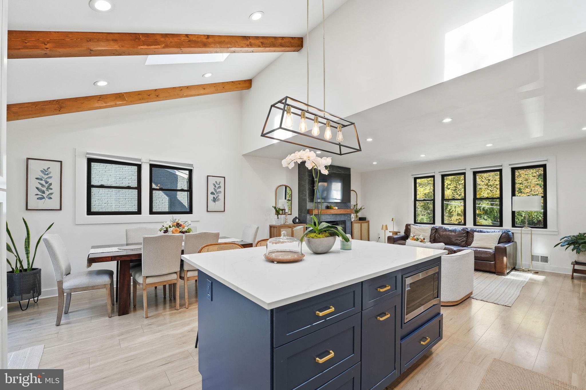 LORCOM GROVE - Residential