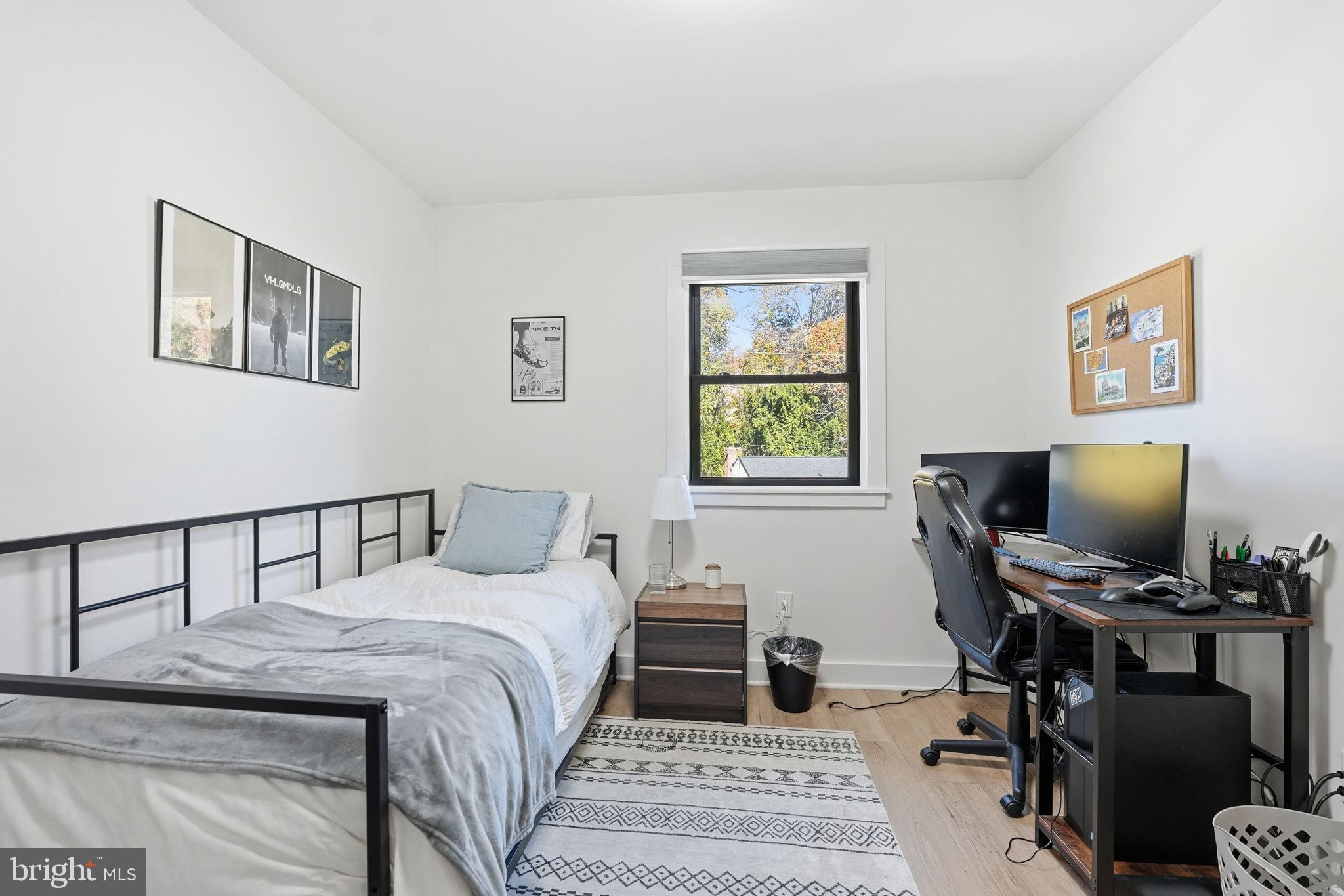 LORCOM GROVE - Residential