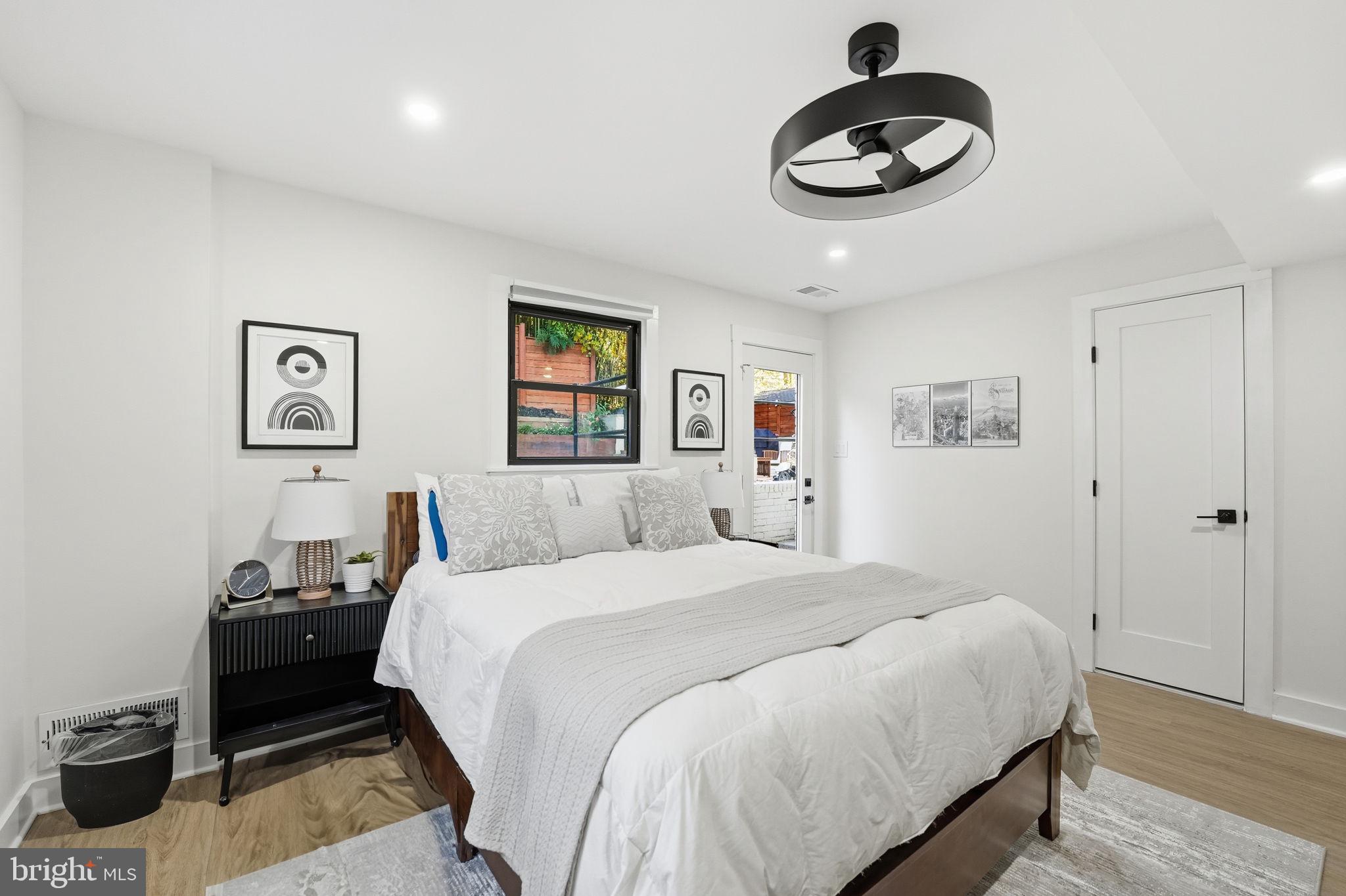 LORCOM GROVE - Residential