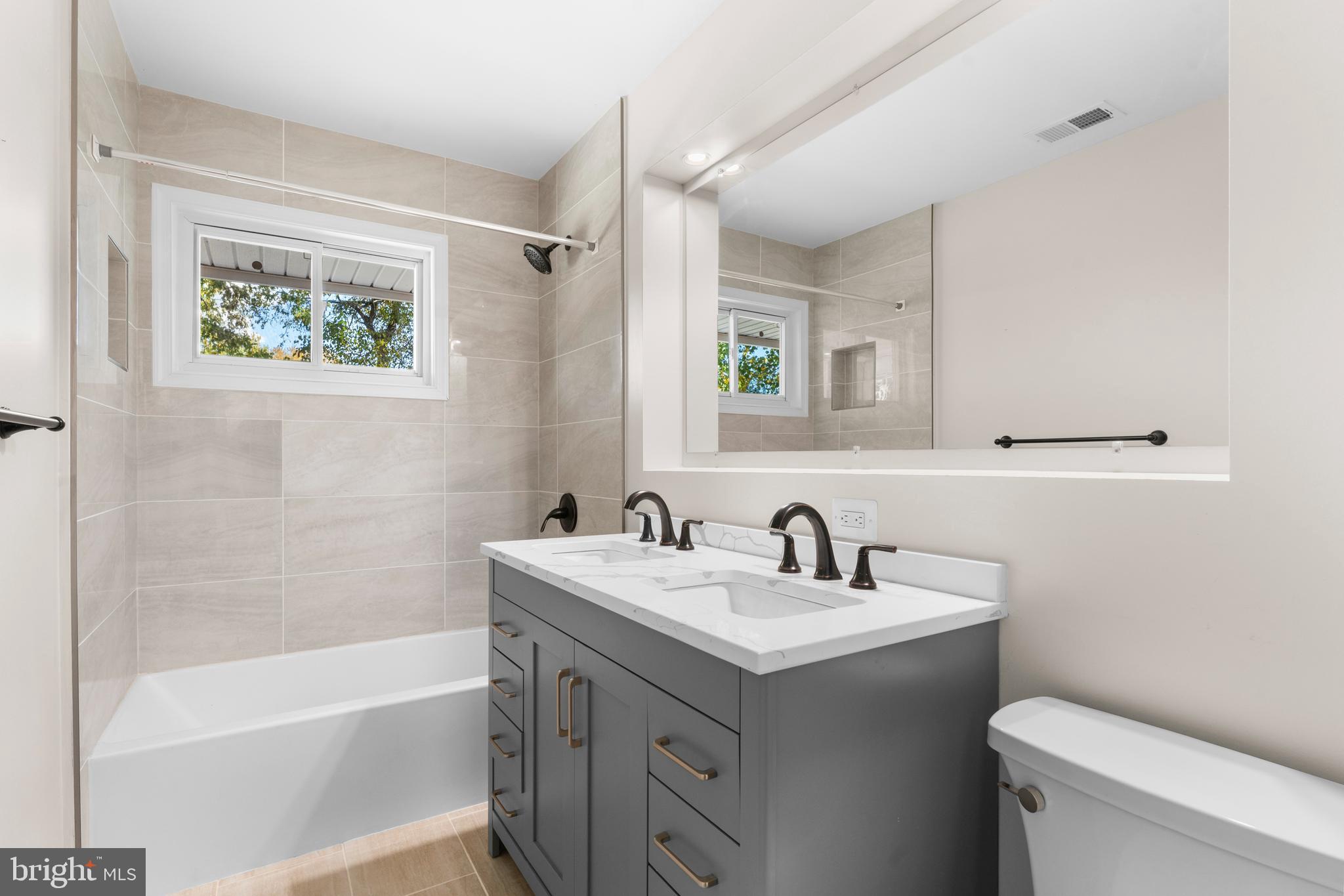 LINCOLNIA HEIGHTS - Residential Lease