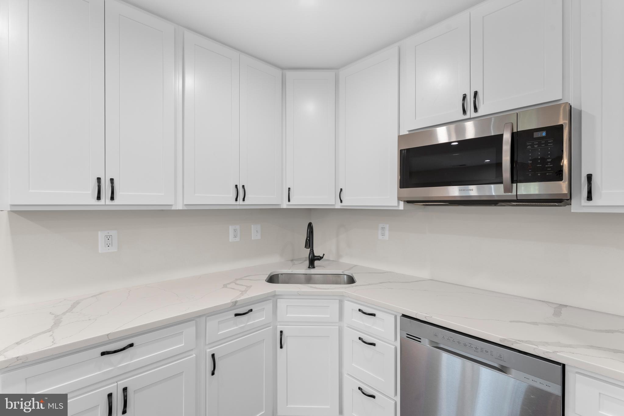 LINCOLNIA HEIGHTS - Residential Lease