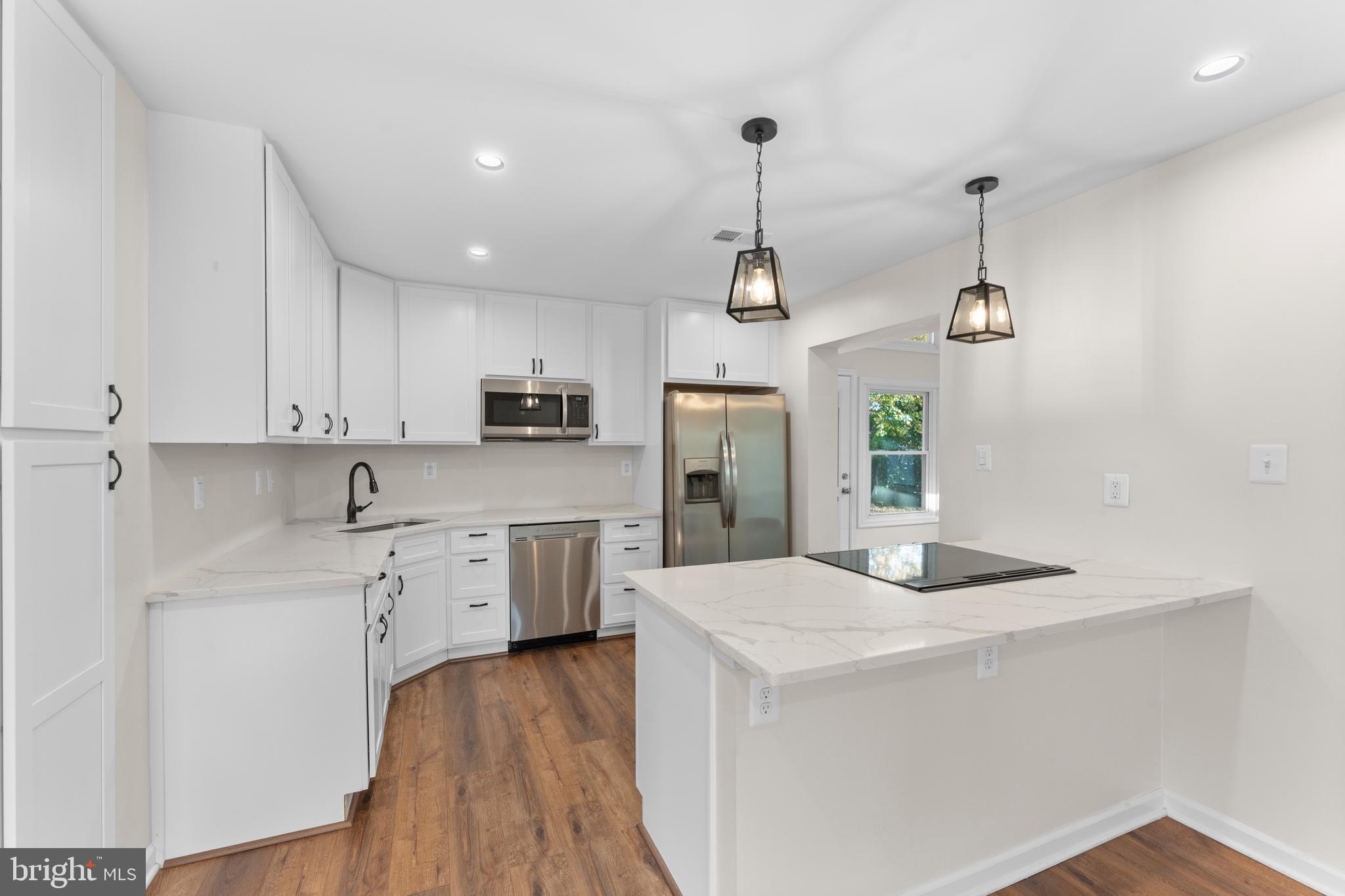 LINCOLNIA HEIGHTS - Residential Lease