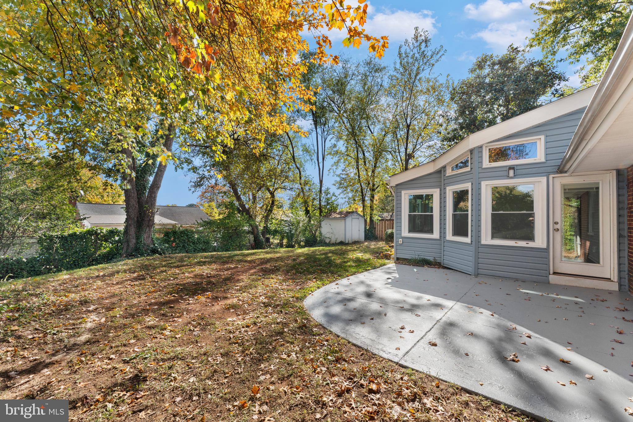 LINCOLNIA HEIGHTS - Residential Lease