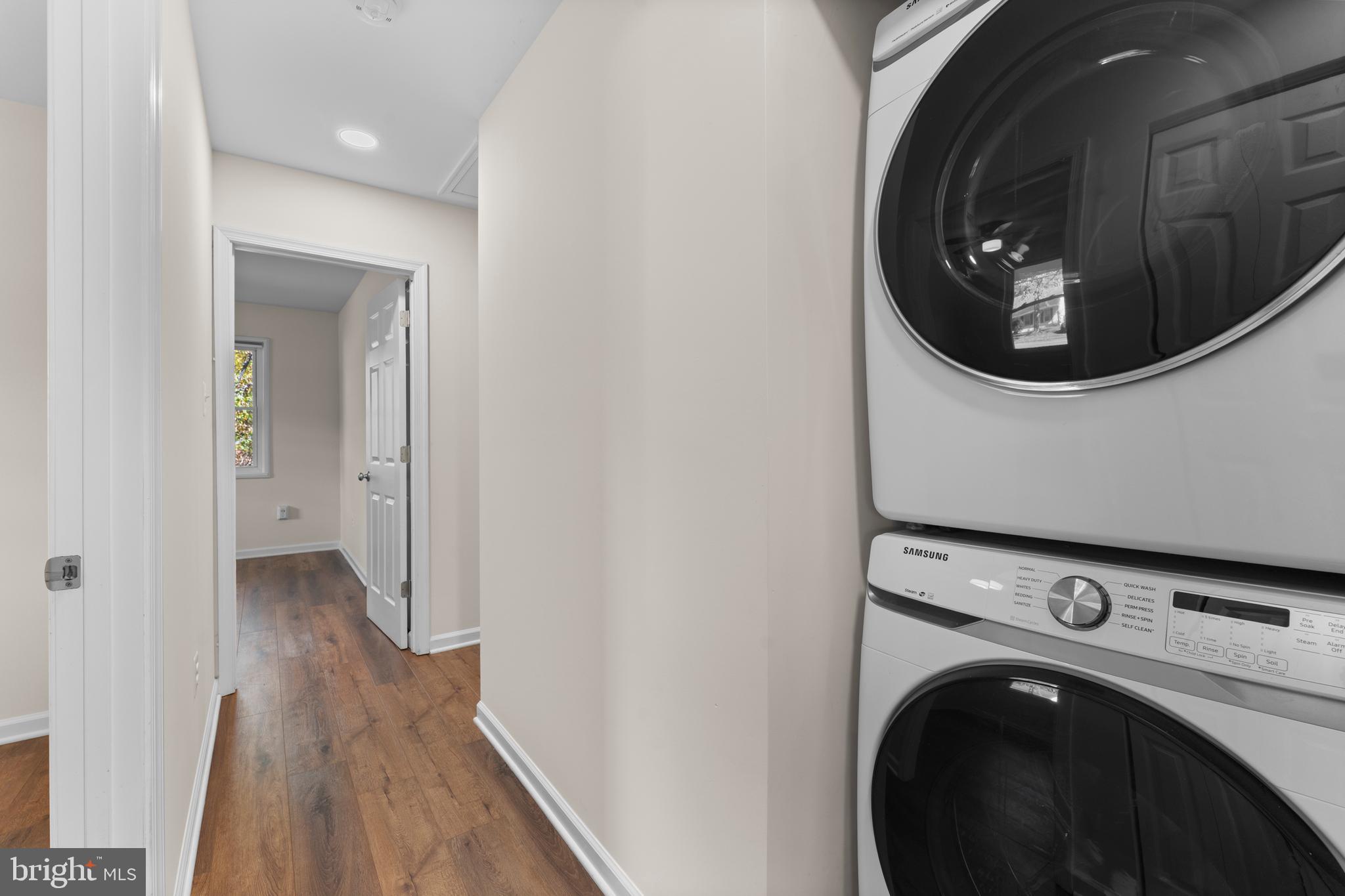 LINCOLNIA HEIGHTS - Residential Lease