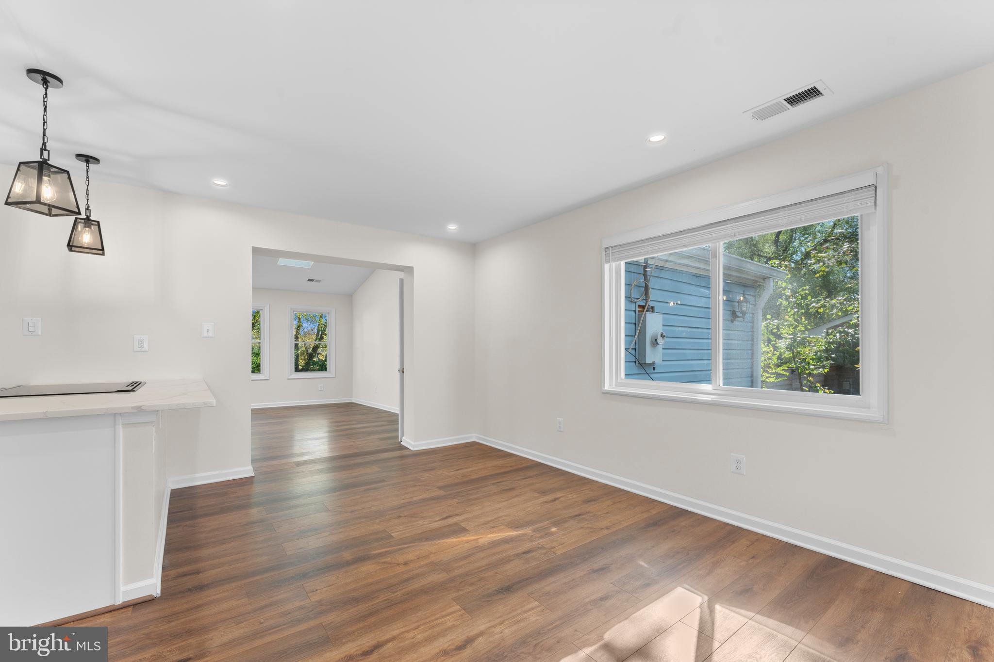 LINCOLNIA HEIGHTS - Residential Lease