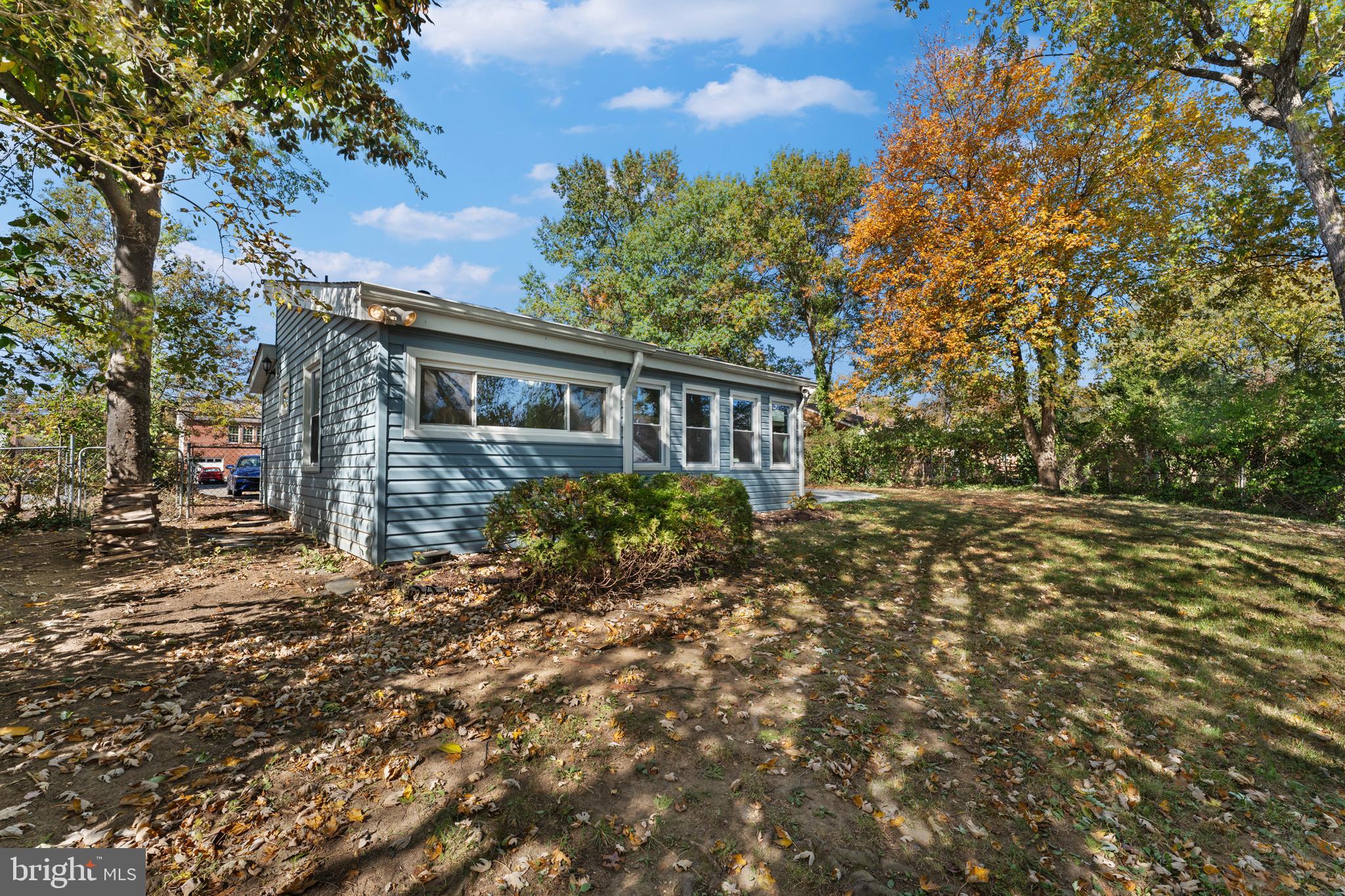 LINCOLNIA HEIGHTS - Residential Lease