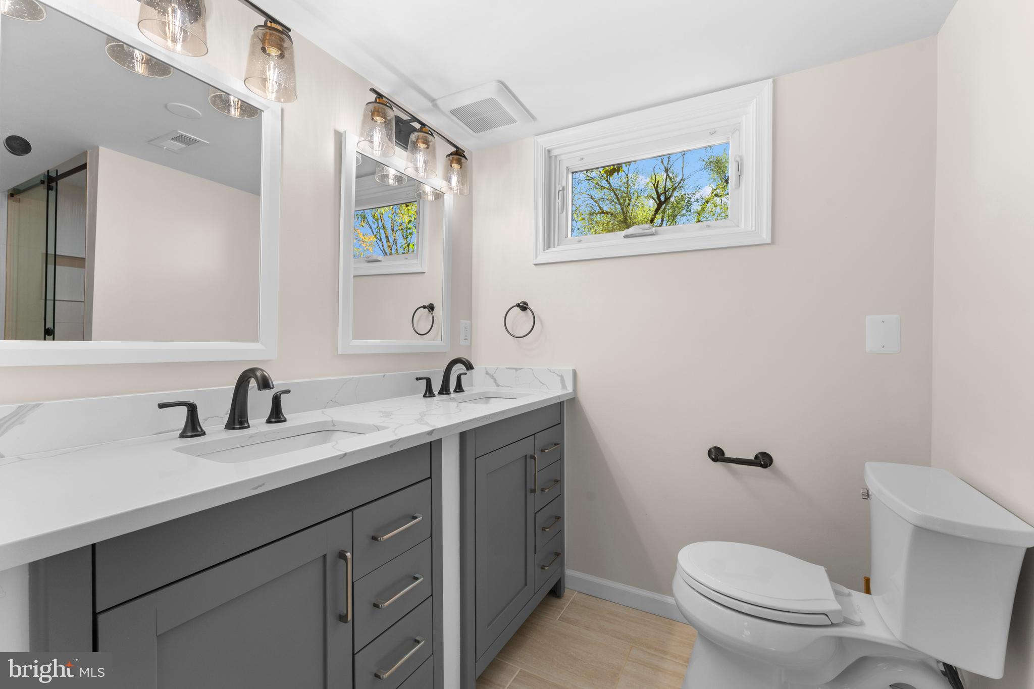 LINCOLNIA HEIGHTS - Residential Lease