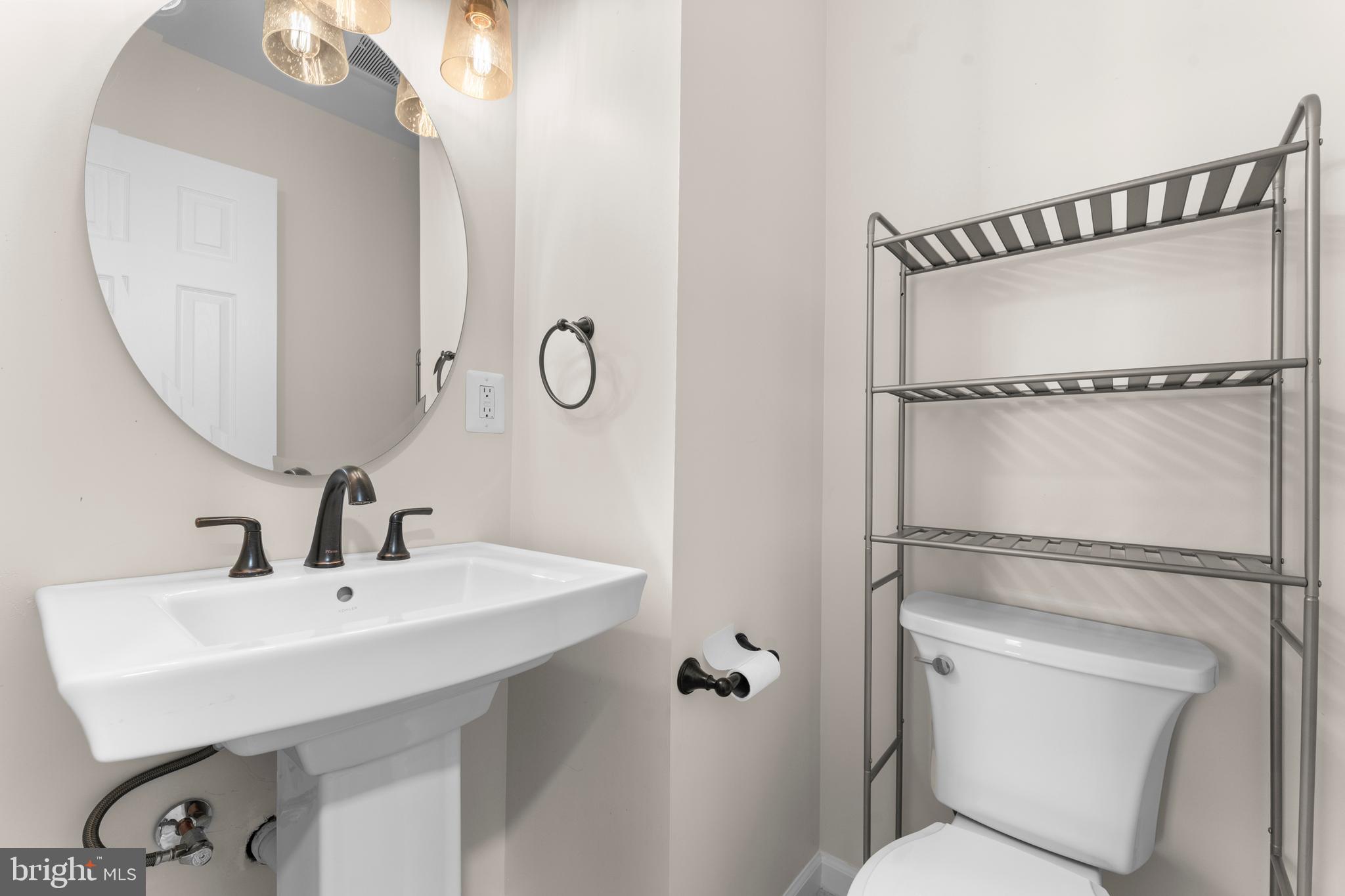 LINCOLNIA HEIGHTS - Residential Lease