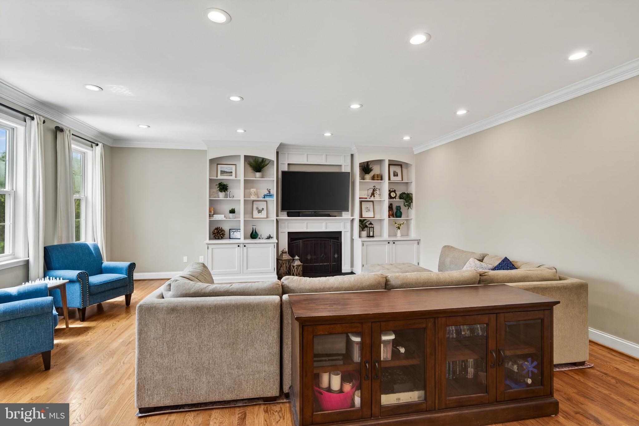 OLD MILL POINTE - Residential