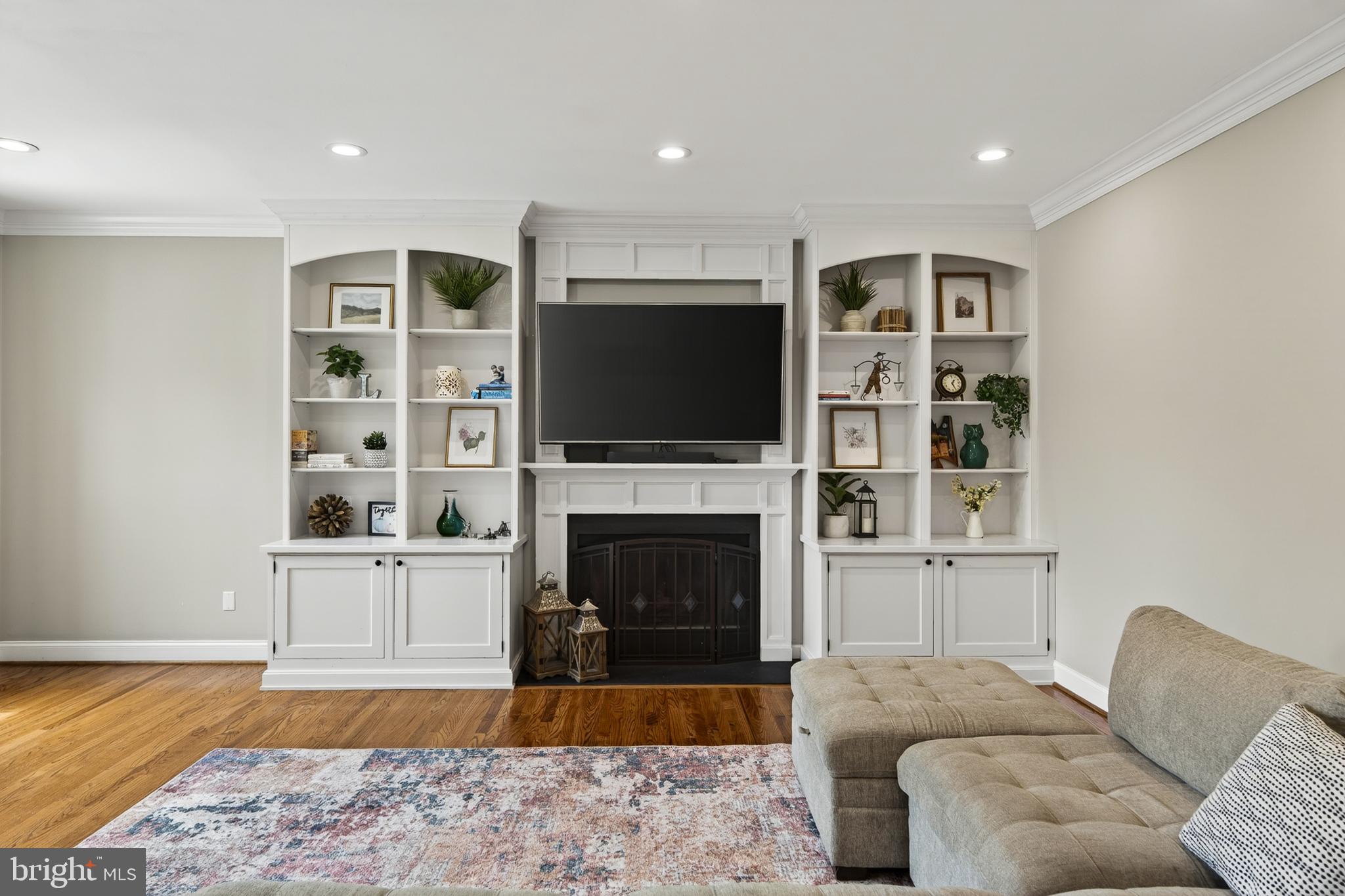 OLD MILL POINTE - Residential