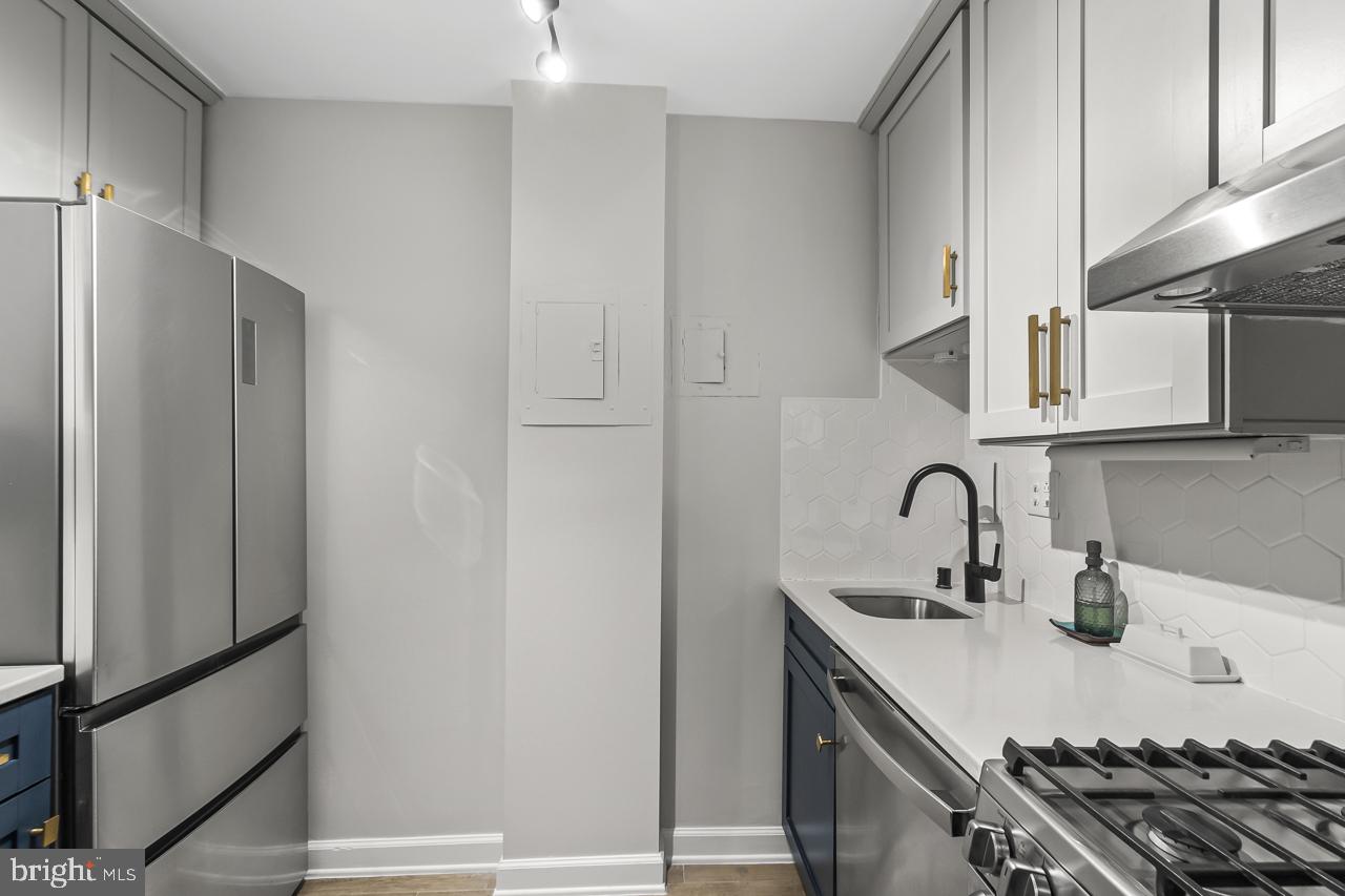 1111 ARLINGTON BOULEVARD 318