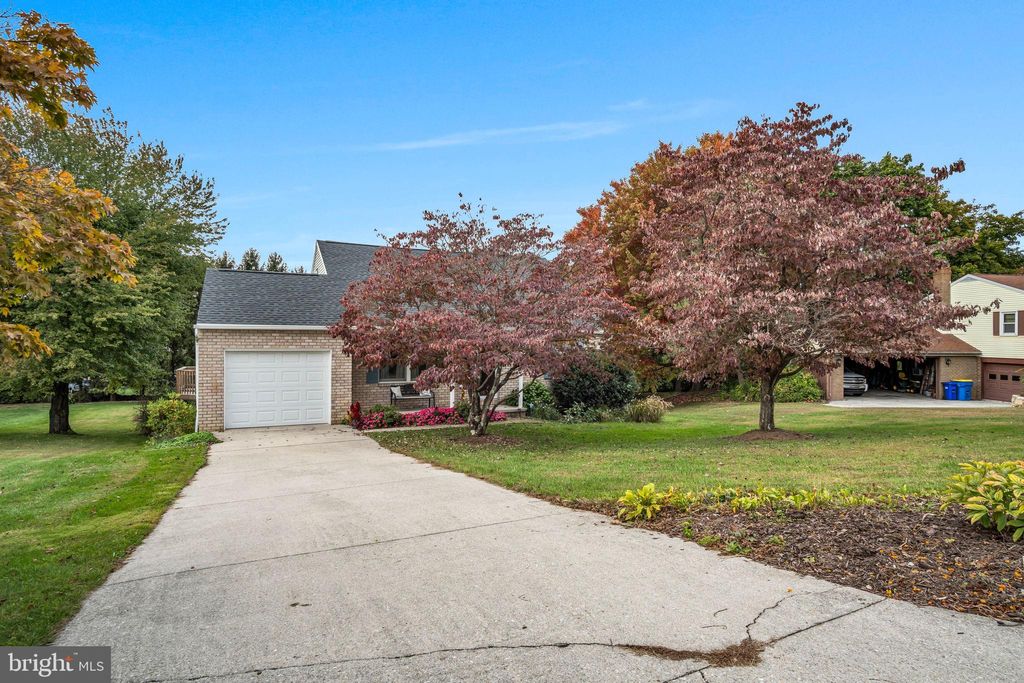 Photo of 142 Sugarboot Lane, HANOVER, PA 17331 (MLS # PAYK2092124)