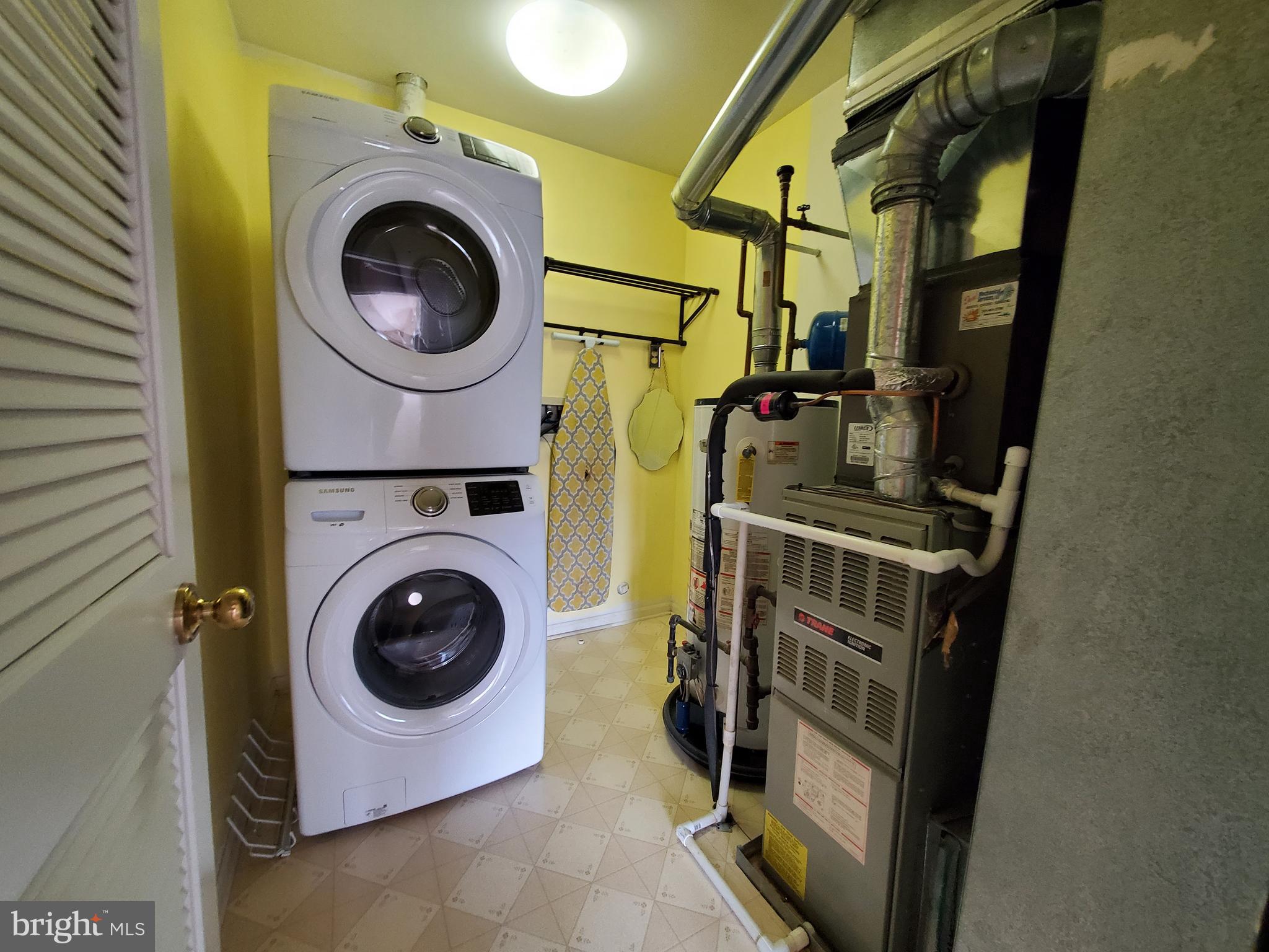 KINGSBROOK - Residential Lease