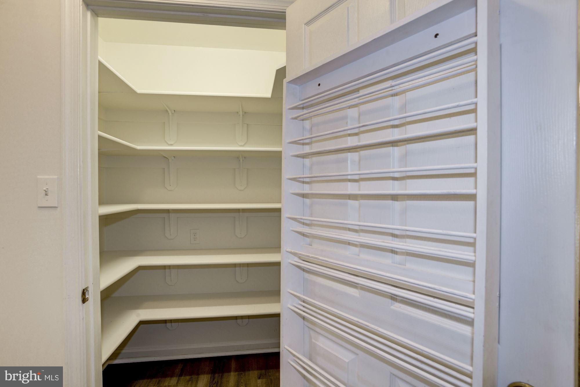 LAKEWOOD HILLS - Residential Lease