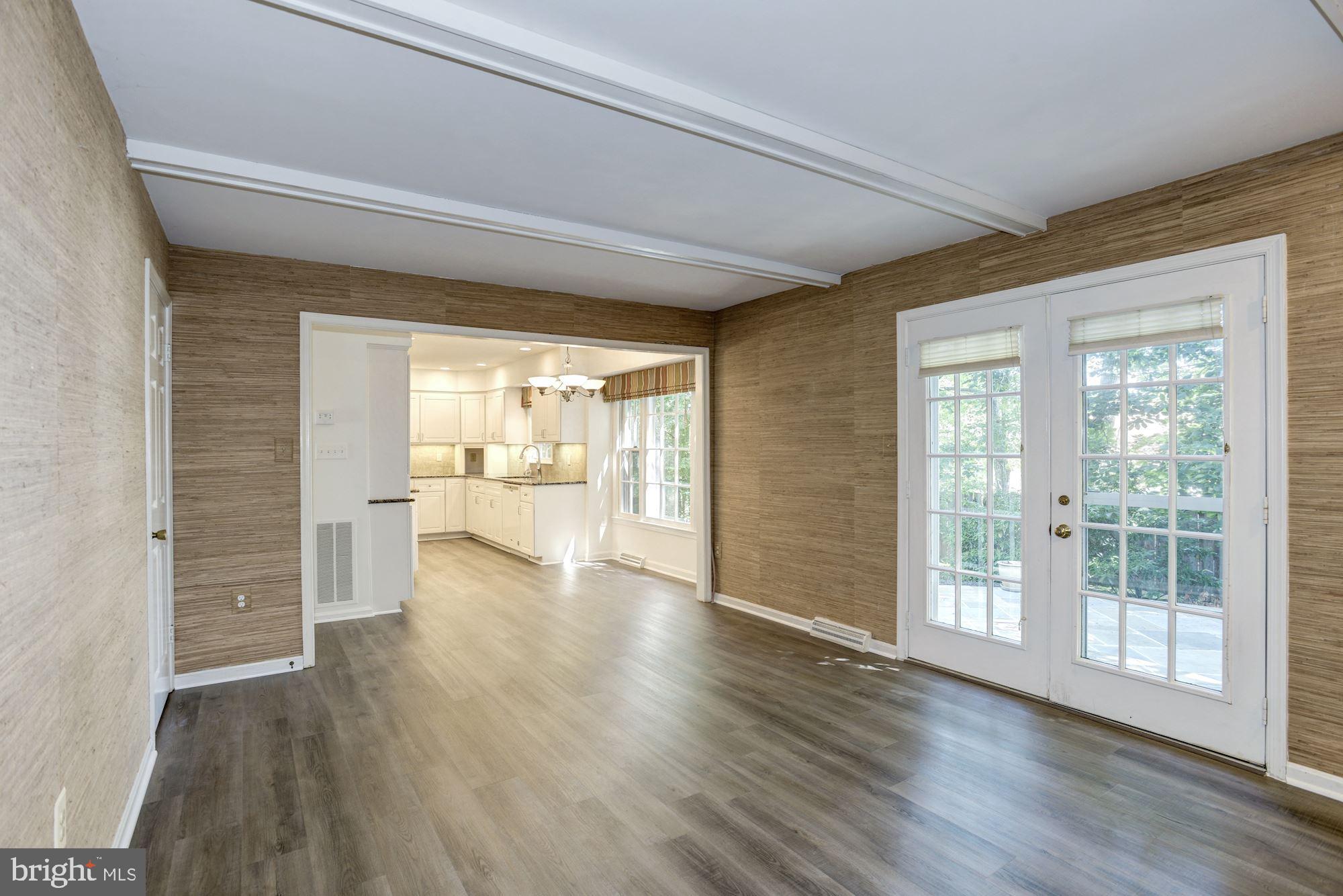 LAKEWOOD HILLS - Residential Lease