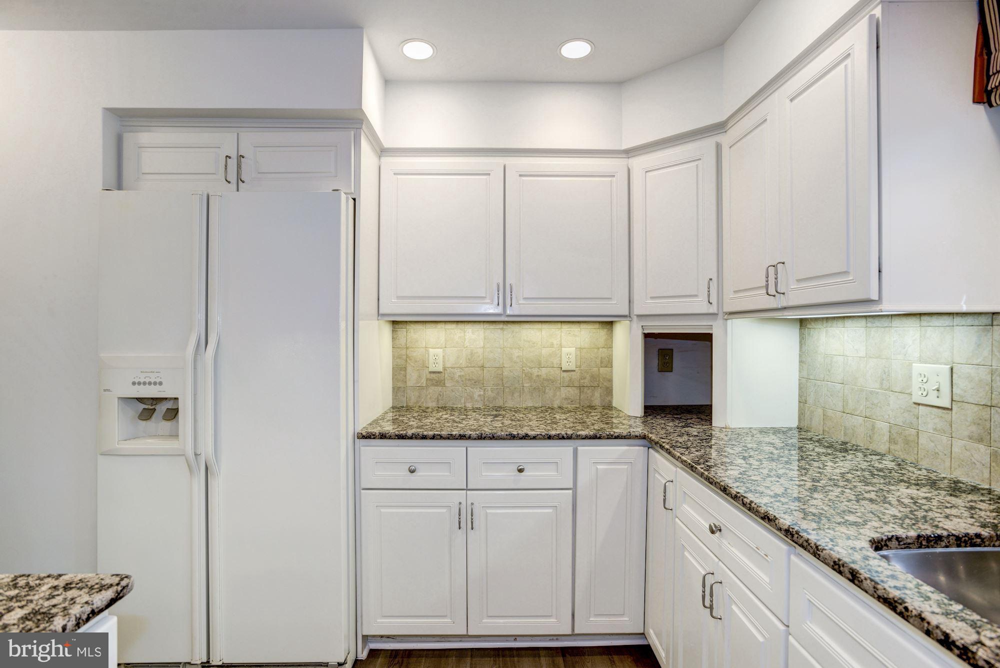 LAKEWOOD HILLS - Residential Lease