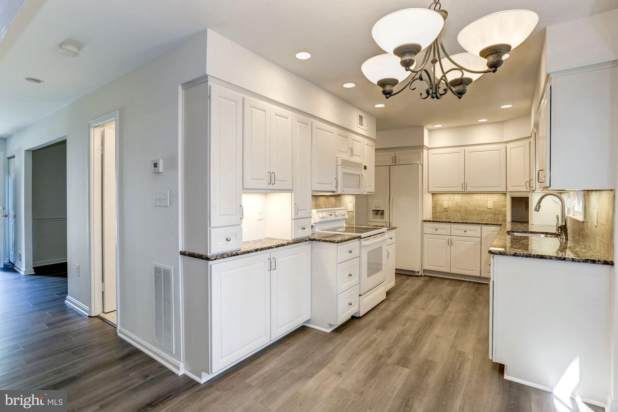 LAKEWOOD HILLS - Residential Lease