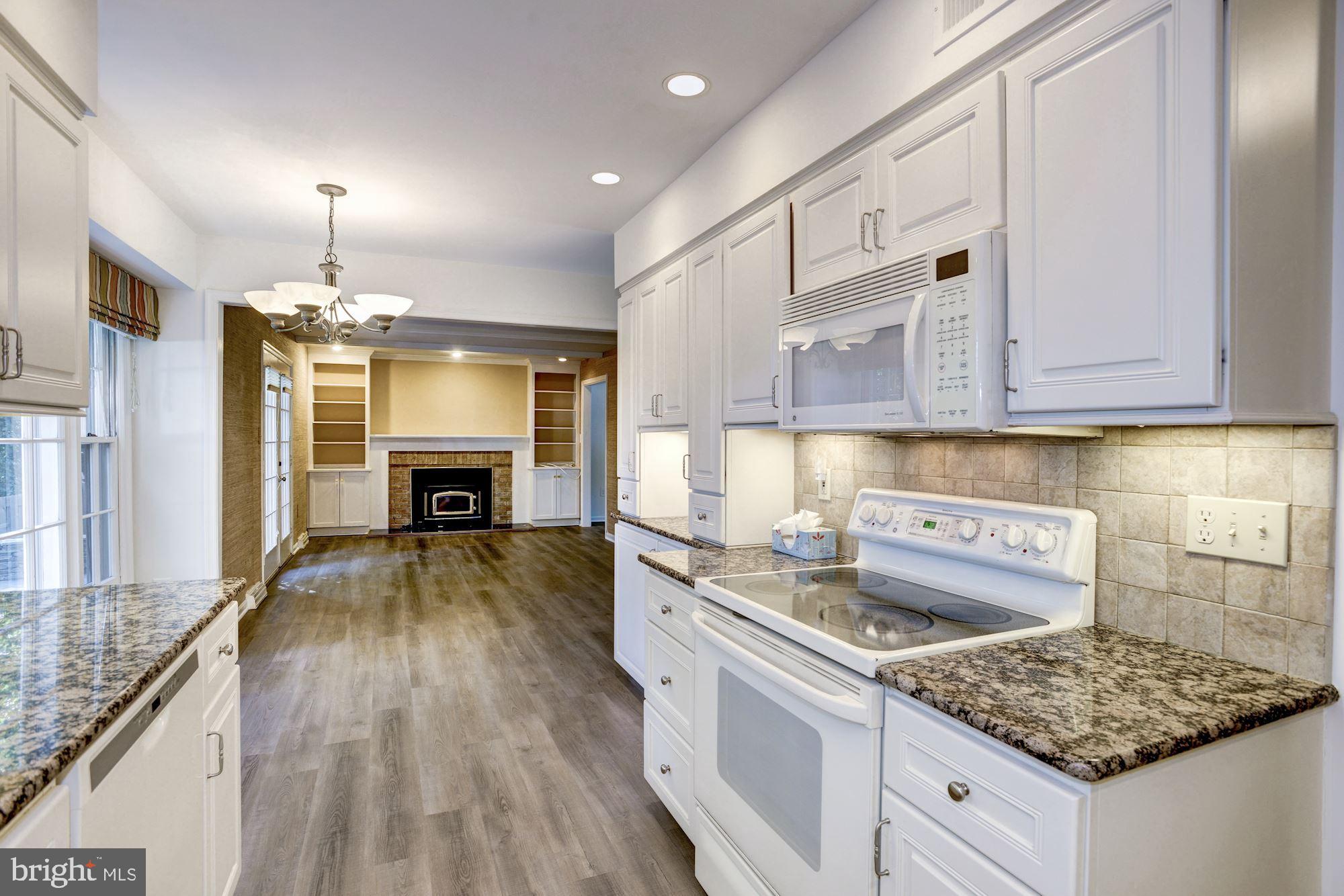 LAKEWOOD HILLS - Residential Lease