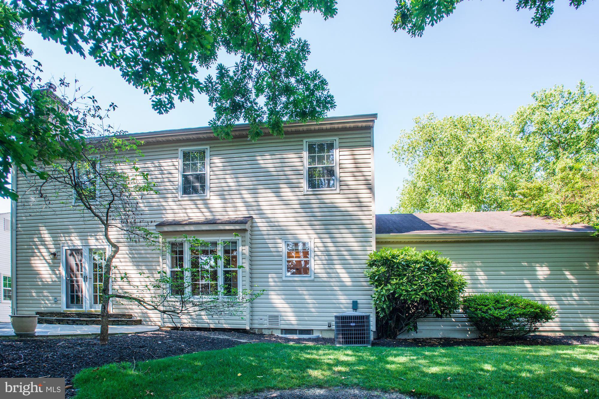 LAKEWOOD HILLS - Residential Lease