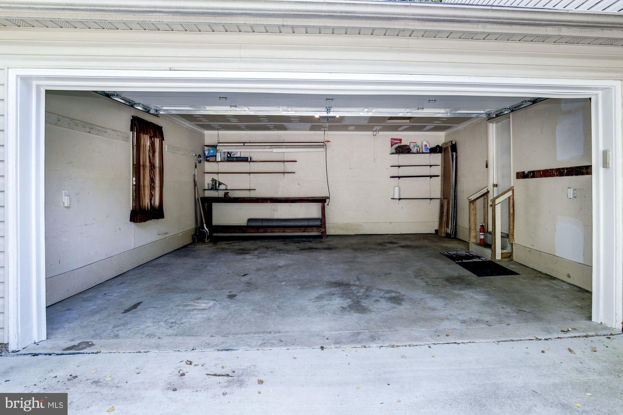 LAKEWOOD HILLS - Residential Lease