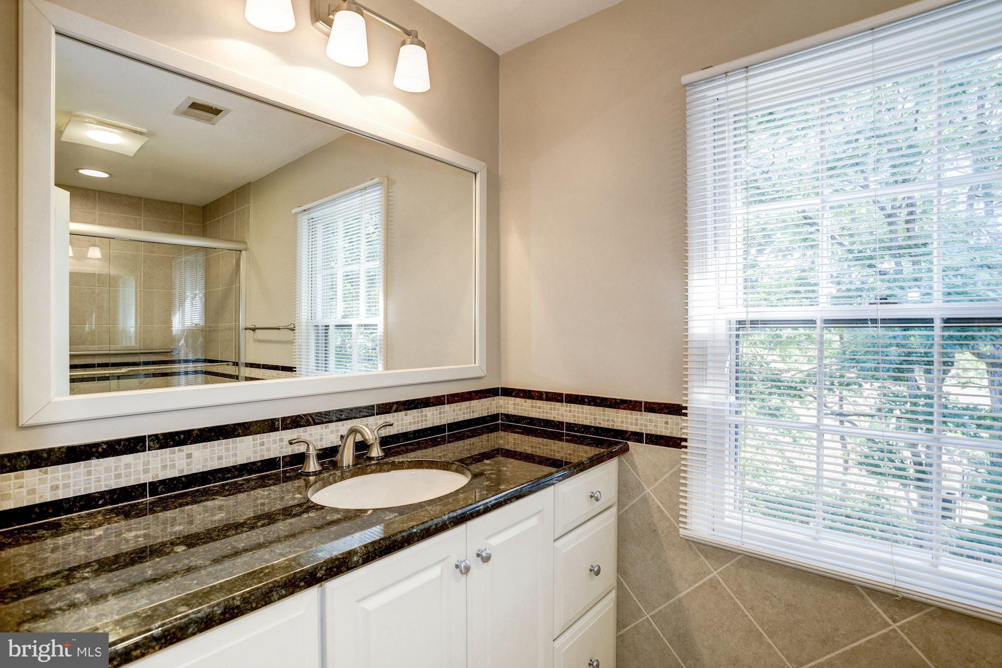 LAKEWOOD HILLS - Residential Lease