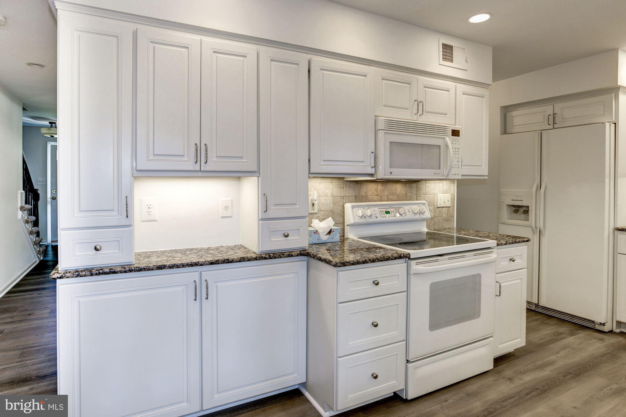 LAKEWOOD HILLS - Residential Lease