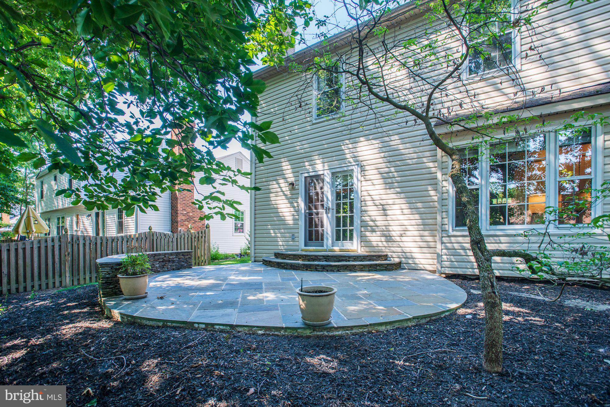 LAKEWOOD HILLS - Residential Lease