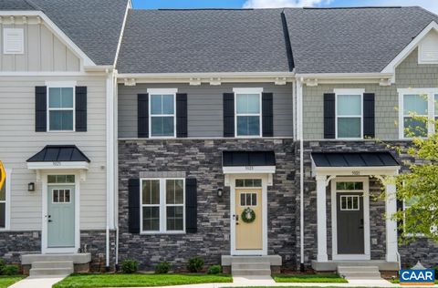 Townhouse For Sale - 5023 Orchid Bnd<br/> Albemarle County, CHARLOTTESVILLE, VA 22911