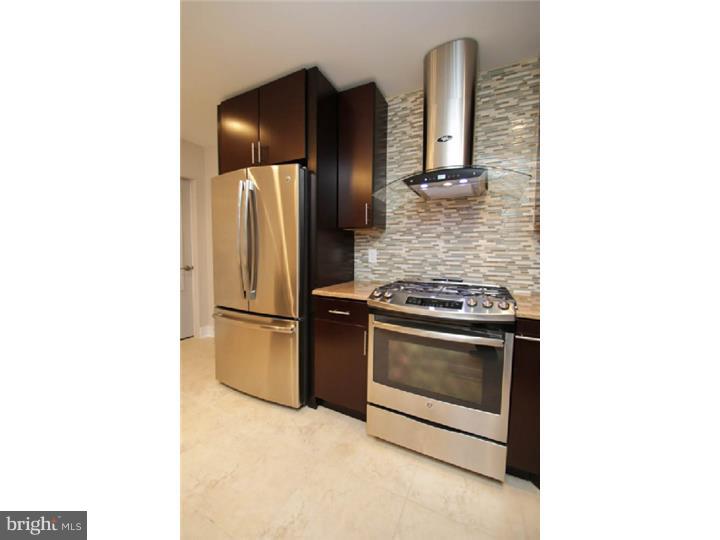 PORT RICHMOND - Residential