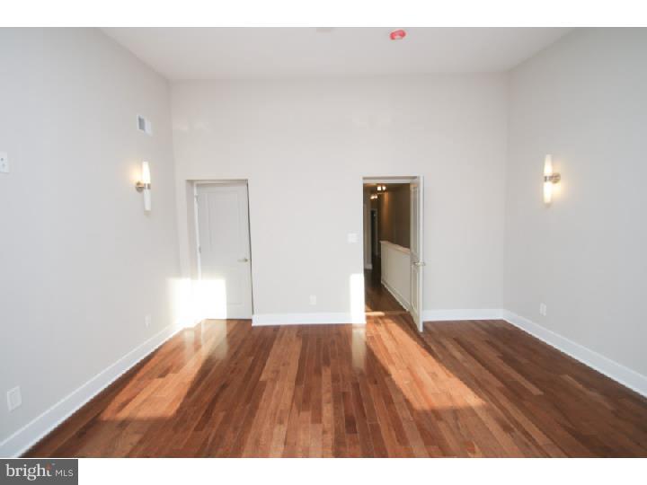 PORT RICHMOND - Residential