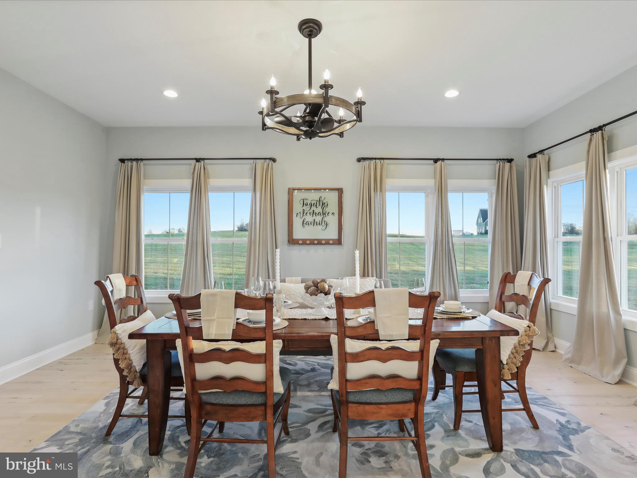 MOUNTAIN VISTA FARMS - Residential