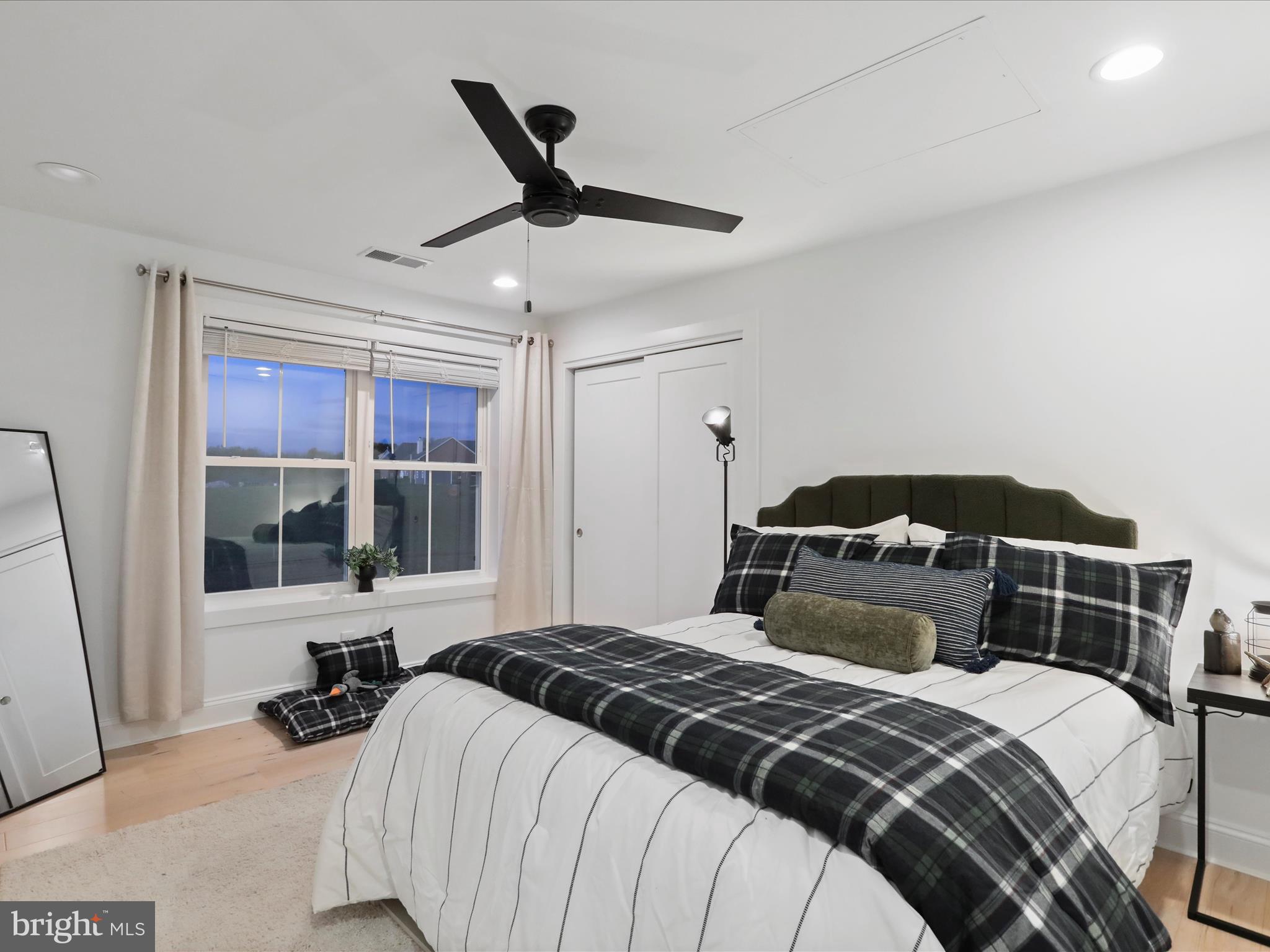 MOUNTAIN VISTA FARMS - Residential