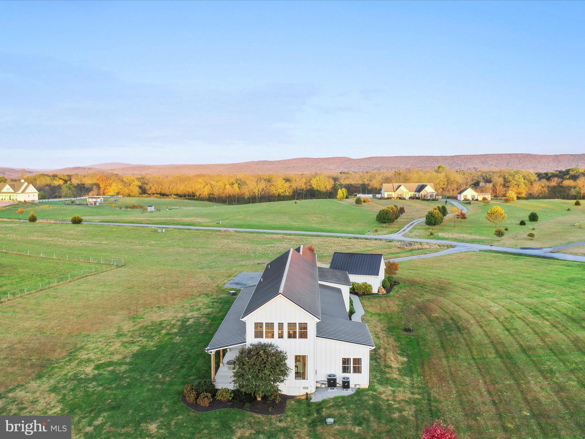 MOUNTAIN VISTA FARMS - Residential