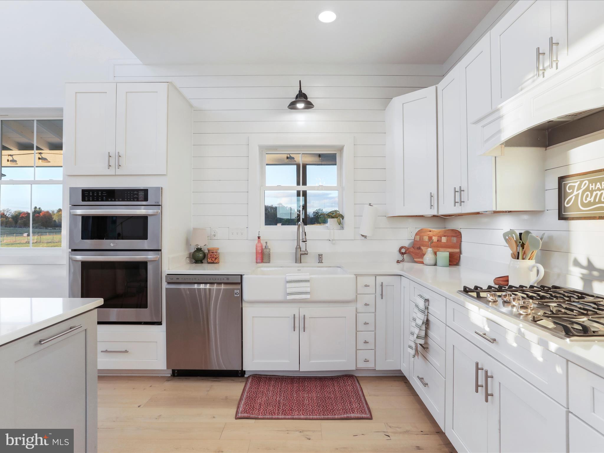 MOUNTAIN VISTA FARMS - Residential